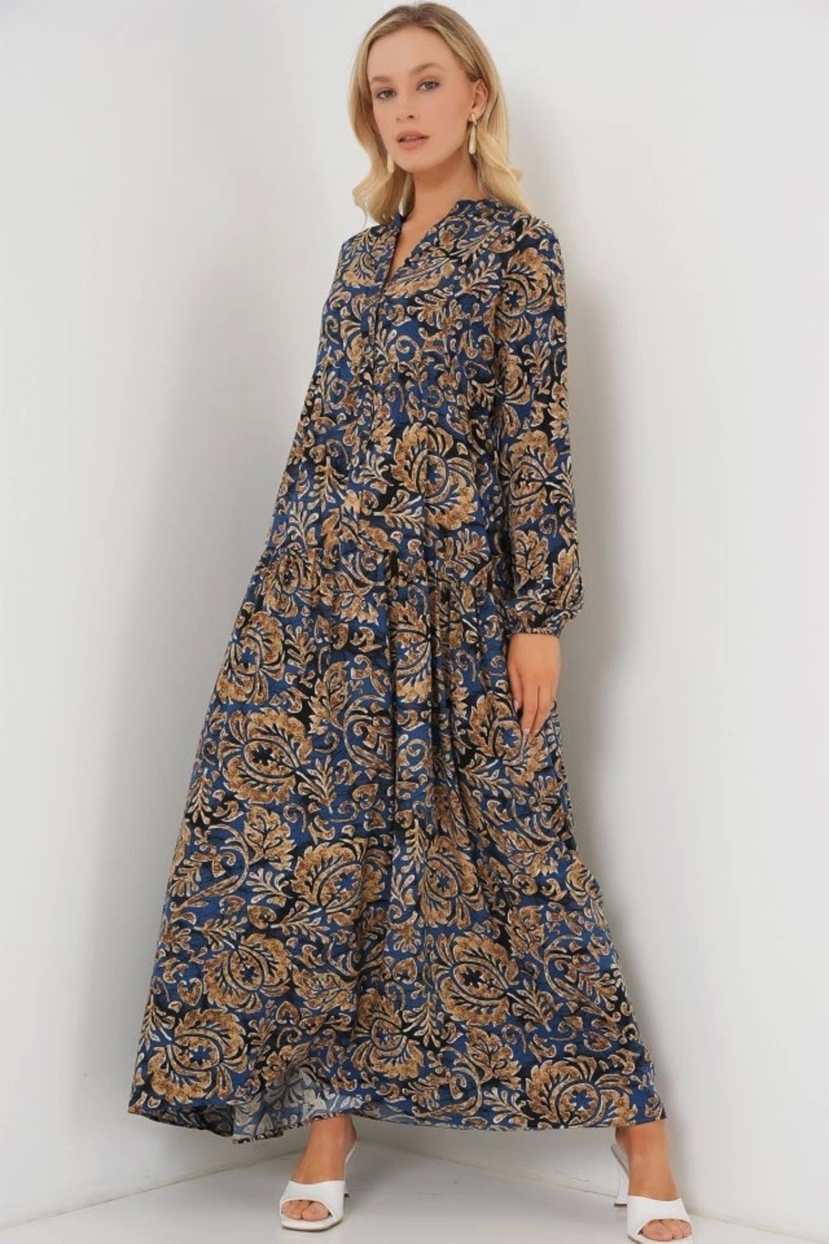 Butik 2423 Otantik Desenli Tesettür Elbise - Lacivert 11