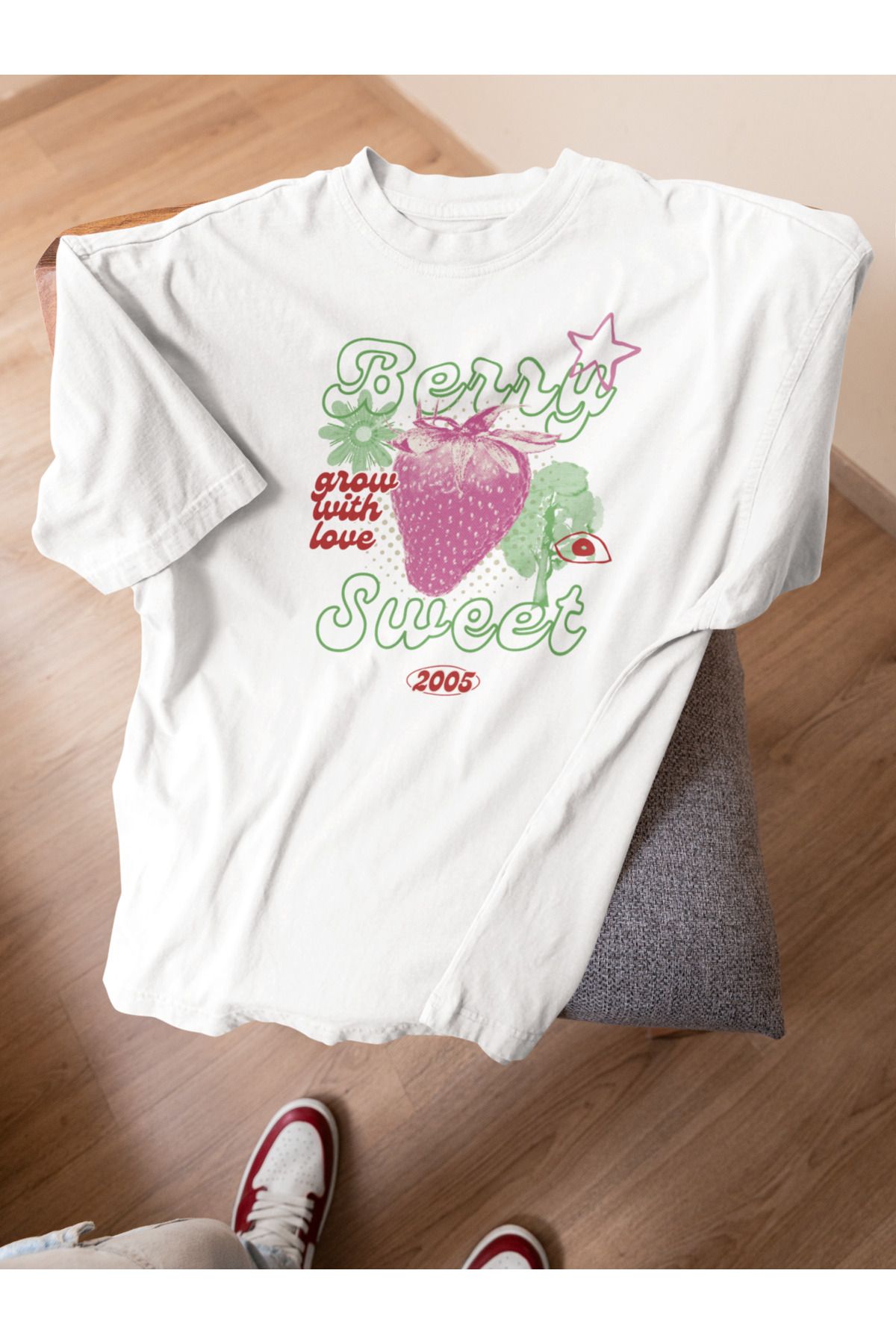 Lyonis Kadın Oversize Berry Sweet Baskılı Bisiklet Yaka Penye T-Shirt