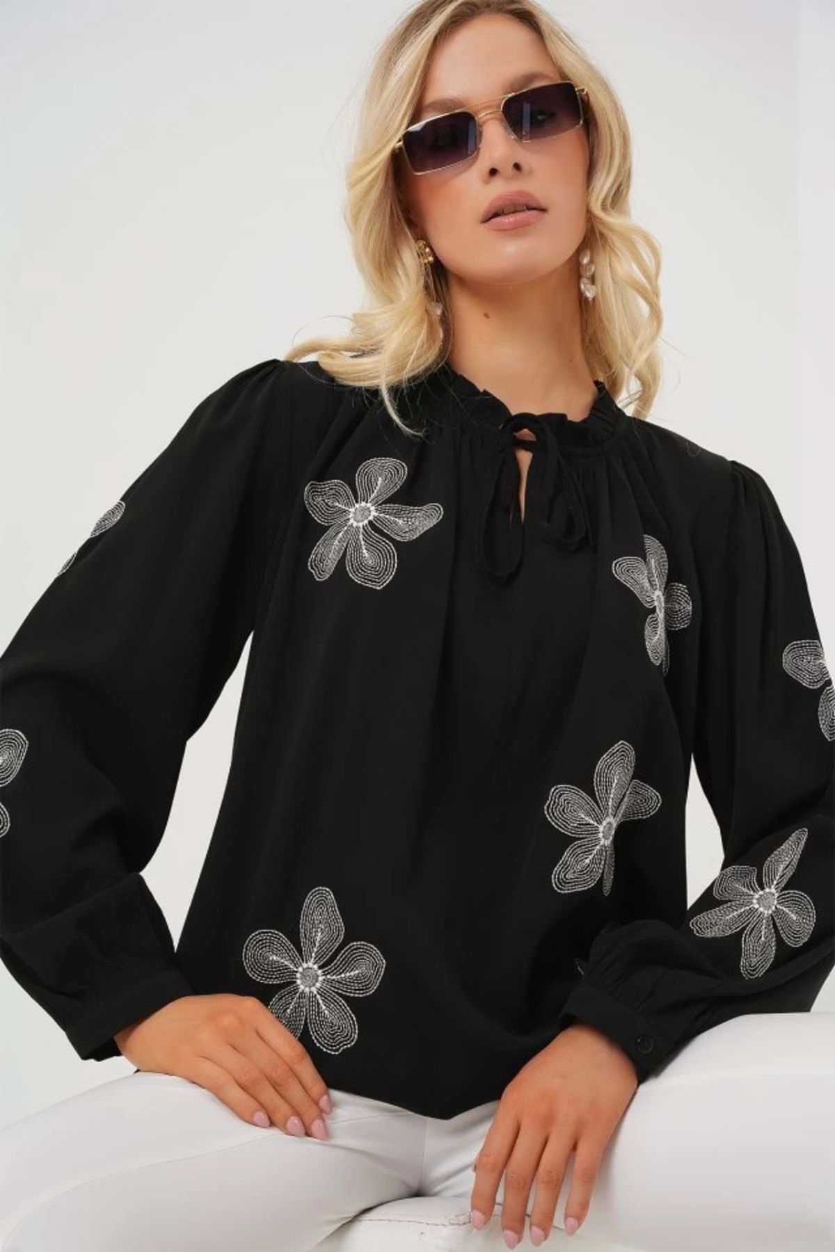 Butik Uzun Kol Nakışlı Örme Bluz 951 - Siyah