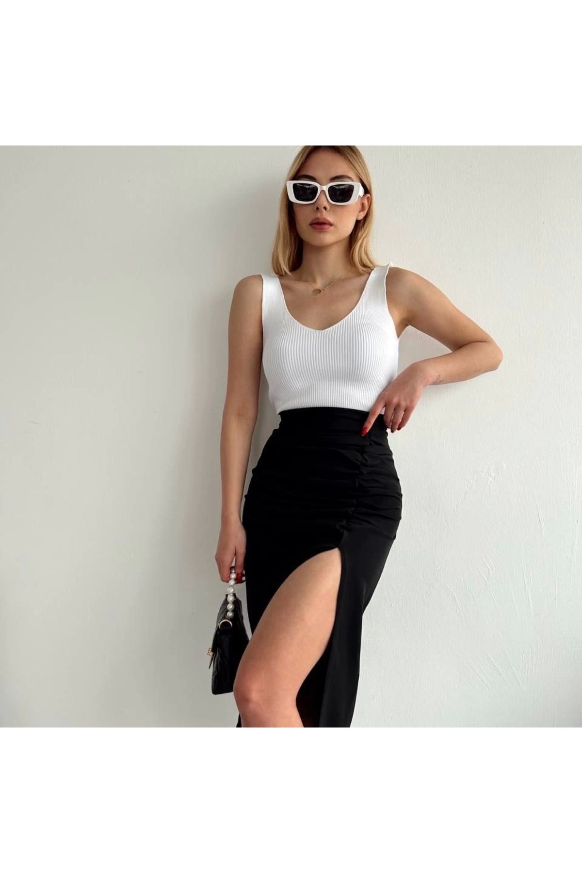 BYB MODA TASARIM Büzgülü uzun yırtmaçlı midi boy etek siyah