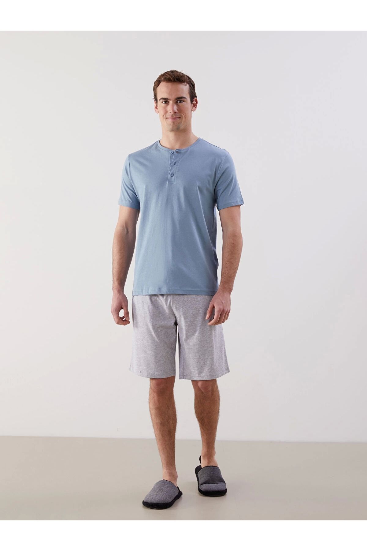 LC Waikiki-Σετ πιτζάμες μπλε Standard Fit με ανδρικό σορτς 2