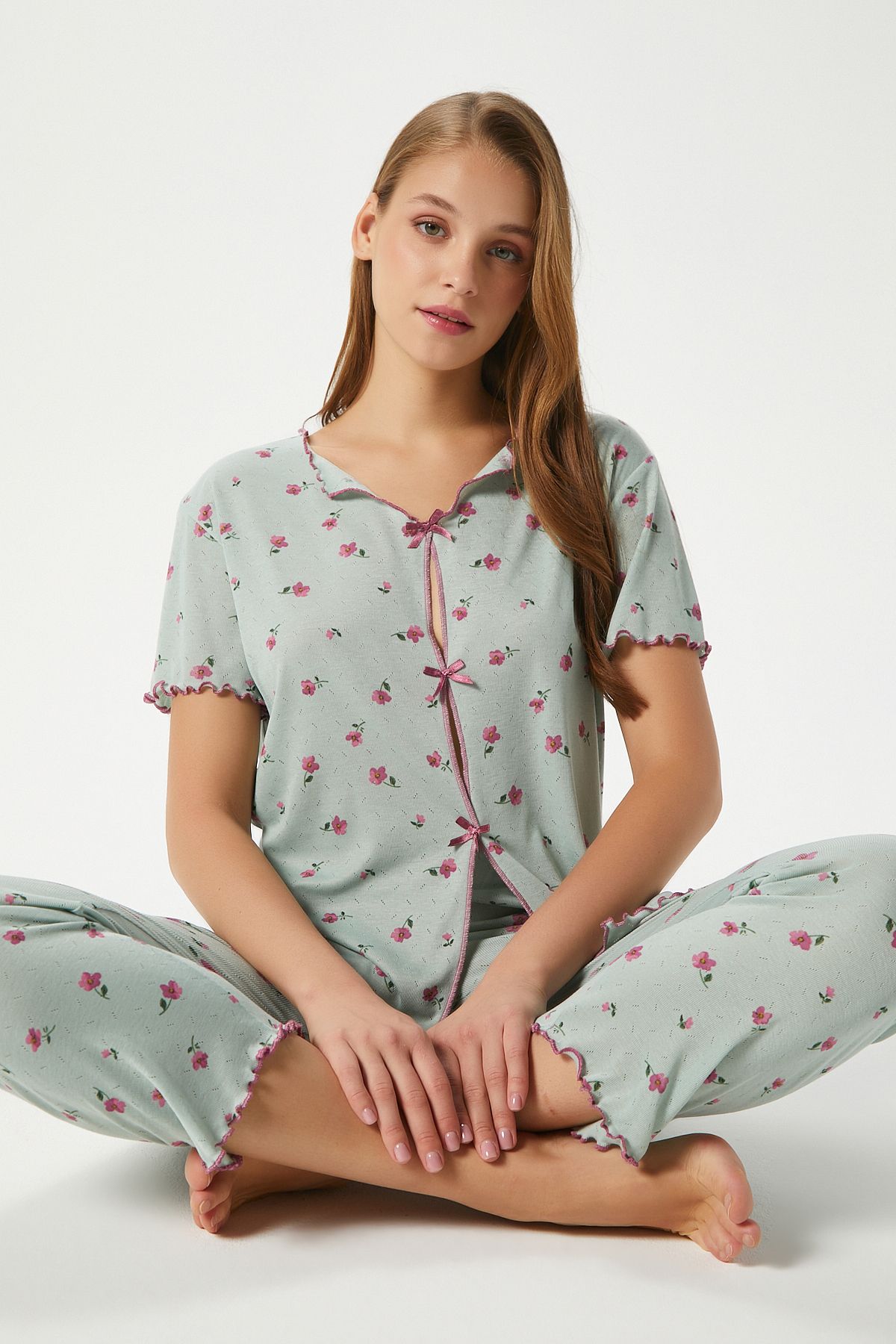 Ritnice Kadın Juliet Kurdeleli Yumuşak Doku Yeşil Çiçekli Pijama Takımı