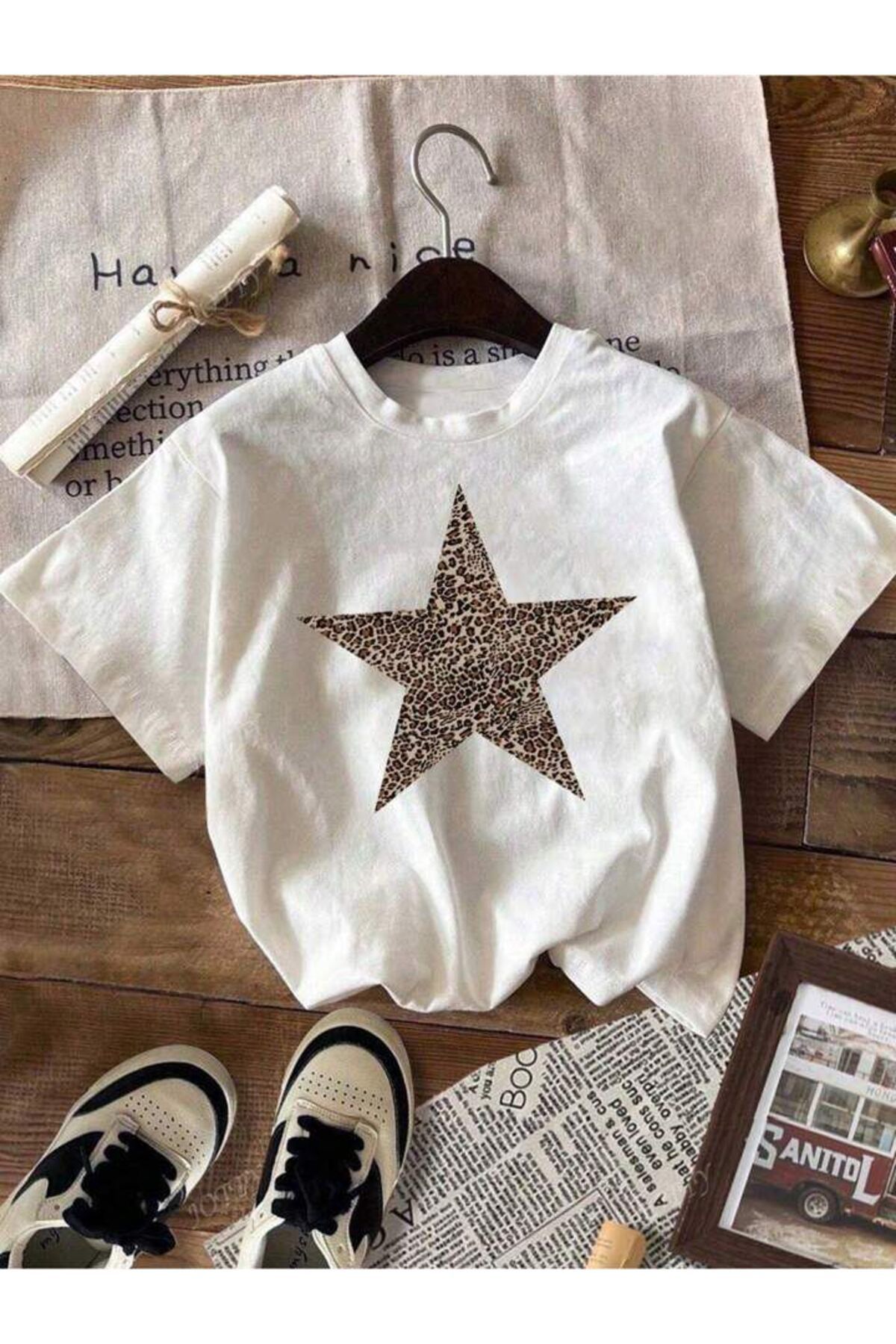trendgar Yıldız Leopar baskılı Beyaz oversize t-shirt