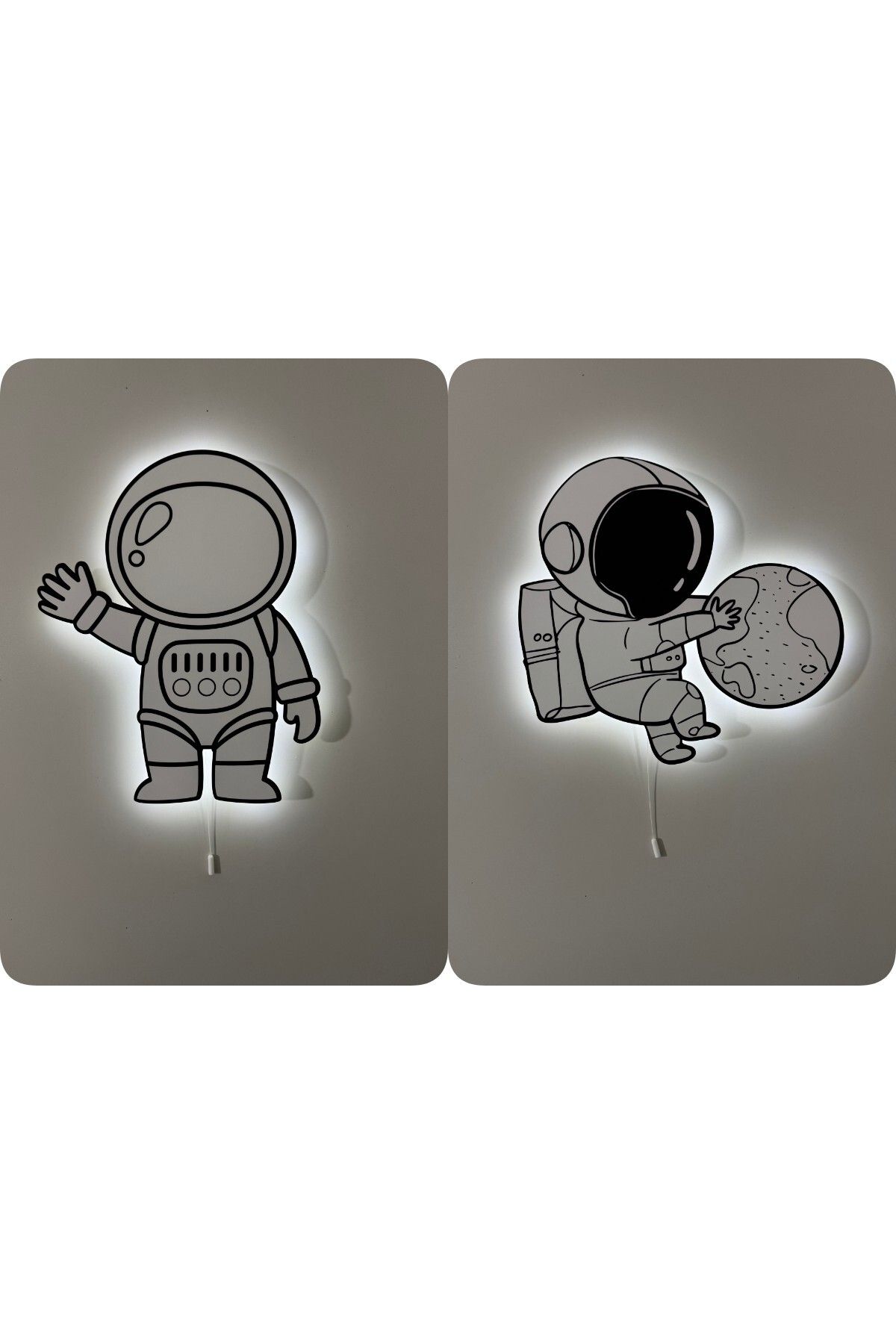UViolets Dekoratif Ahşap Baskılı Doodle Çizimli Dünya Tutan Astronotlar Çocuk Odası Gece Lambası (2'Lİ ÜRÜN)