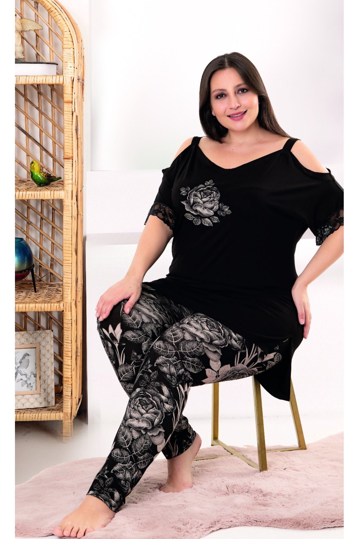 Lady Lingerie Kısa Kollu,Çiçek Desenli,Omuz Detaylı Battal Beden Kadın Pijama Takımı