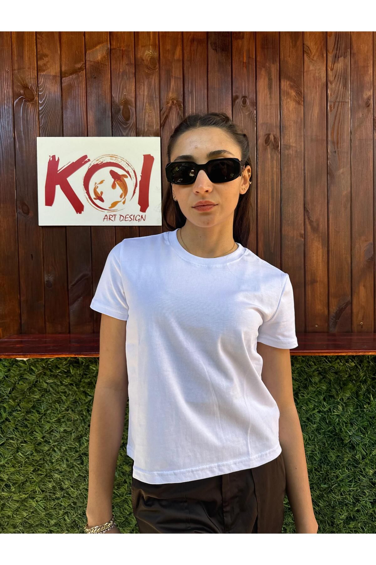 Butik beyaz Baskısız Düz Model Kadın T-Shirt