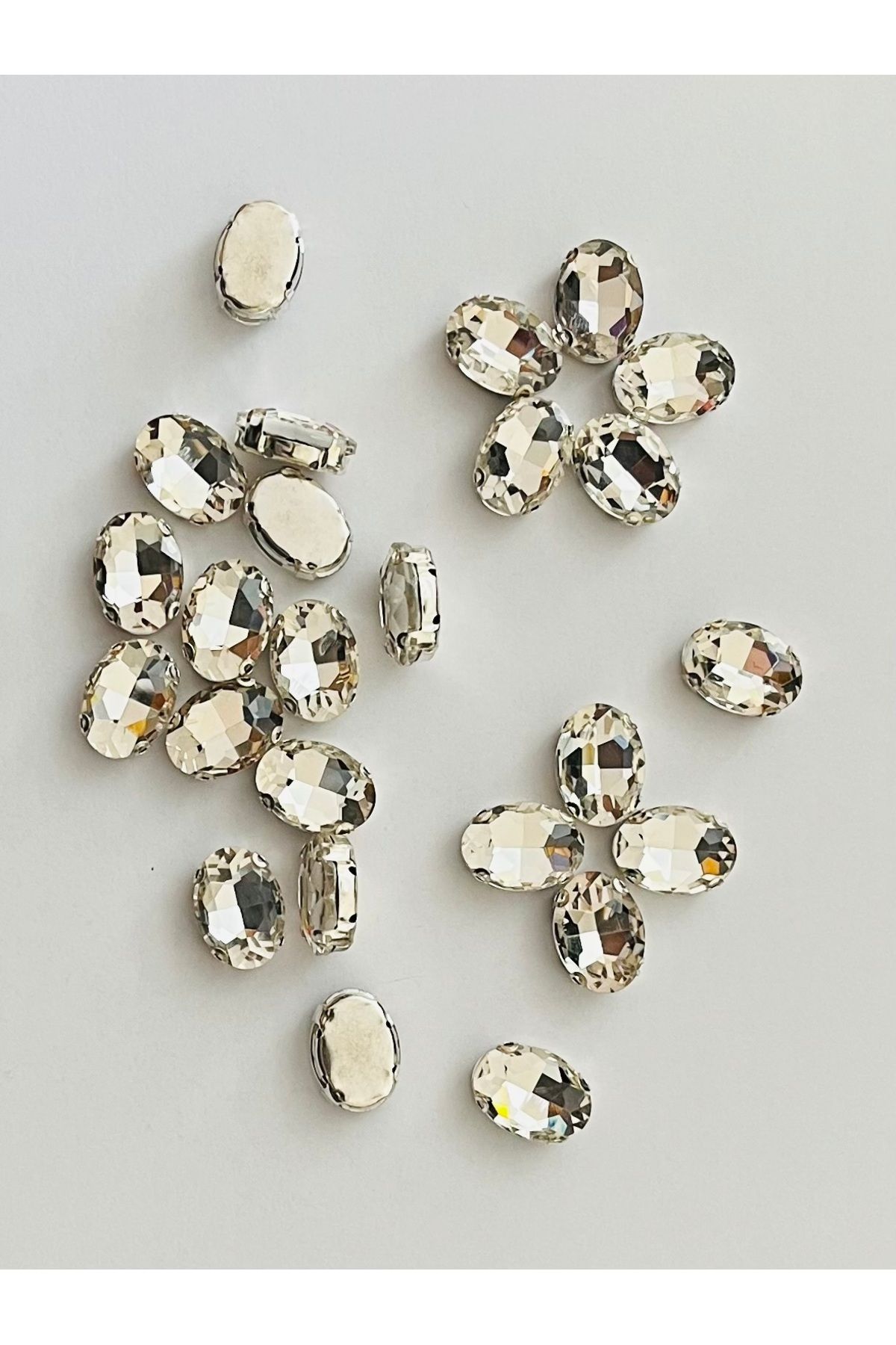 Öztürk Oval Kasalı Beyoğlu Taşı Dikme Kristal Boncuk. 12x18mm. 25 Adet.
