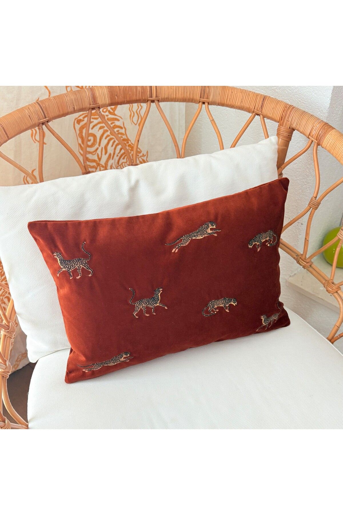 ge living Dekoratif Leopar Desenli Kiremit Kadife Kırlent Kılıfı 35 x 50 cm