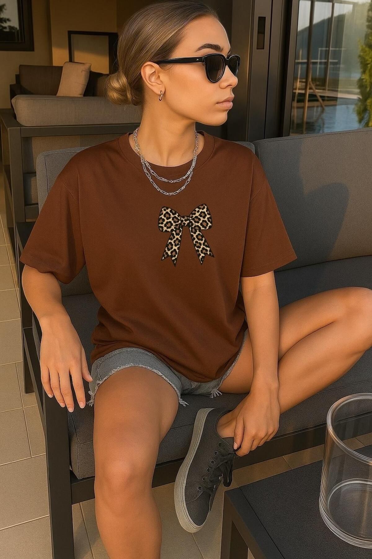 DM DOLCE MORE LEOPAR DESENLİ KURDELA BASKILI OVERSİZE TİŞÖRT