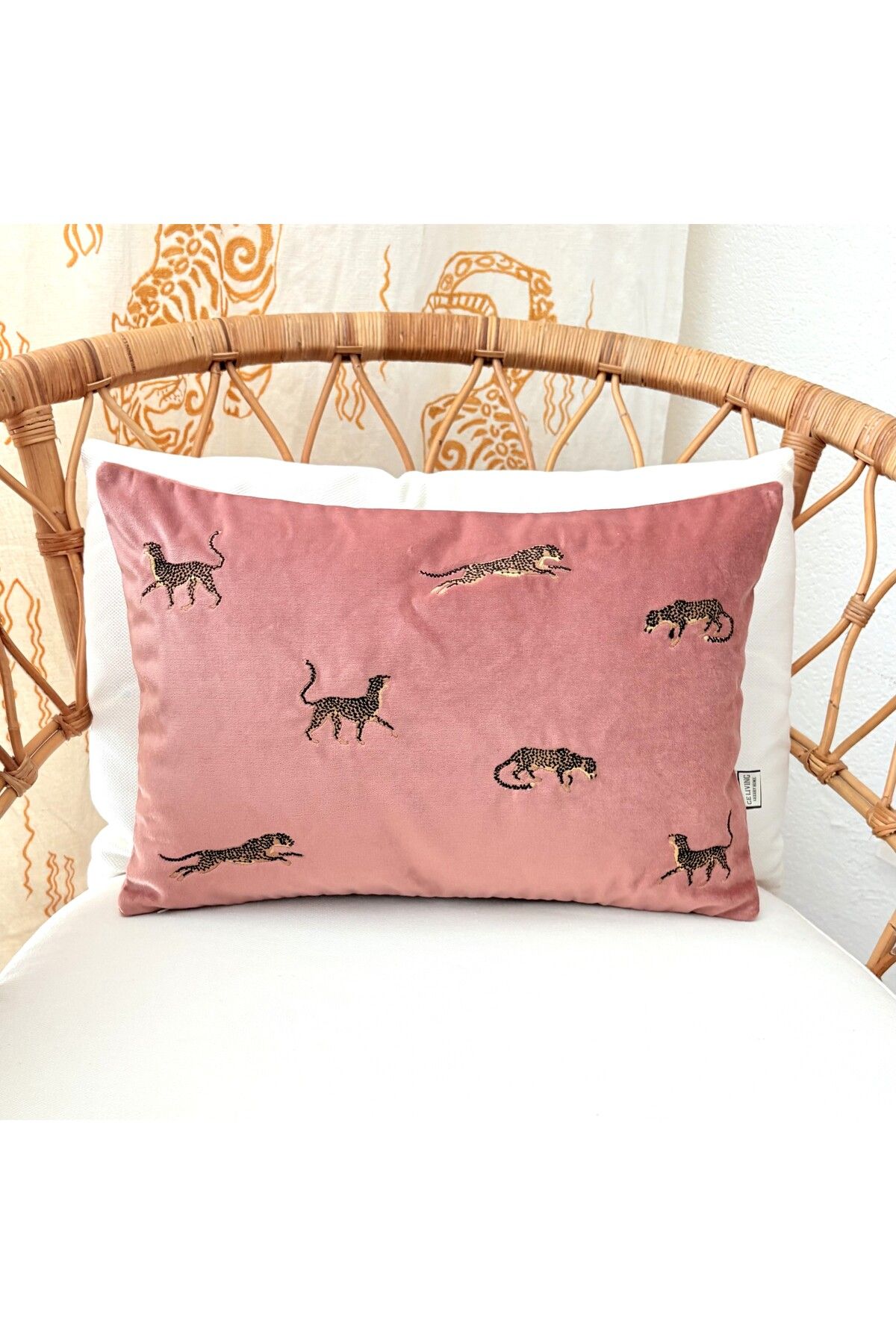 ge living Dekoratif Leopar Desenli Pembe Kadife Kırlent Kılıfı 35 x 50 cm