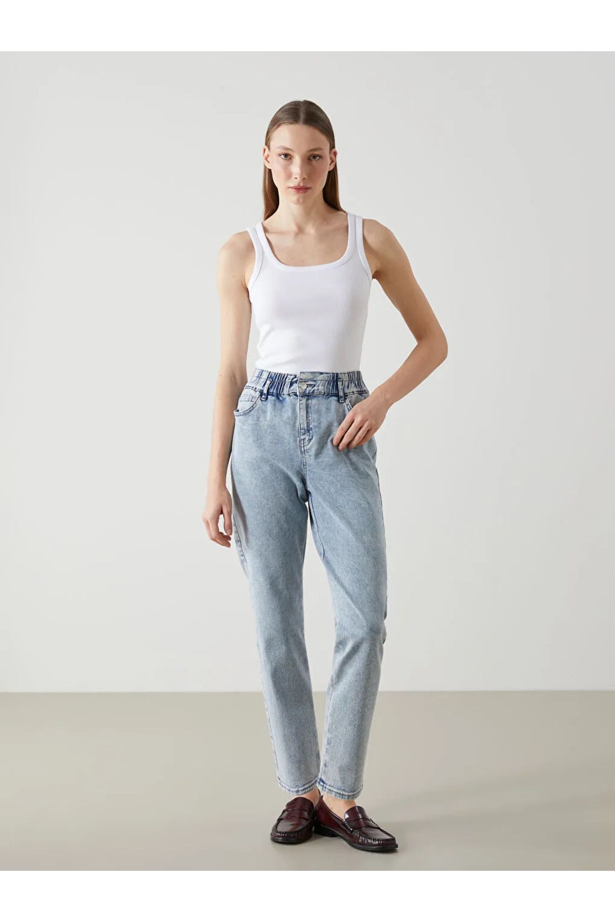 LC Waikiki LCWAIKIKI Classic Indigo Slim Mom Kadın Jean Pantolon