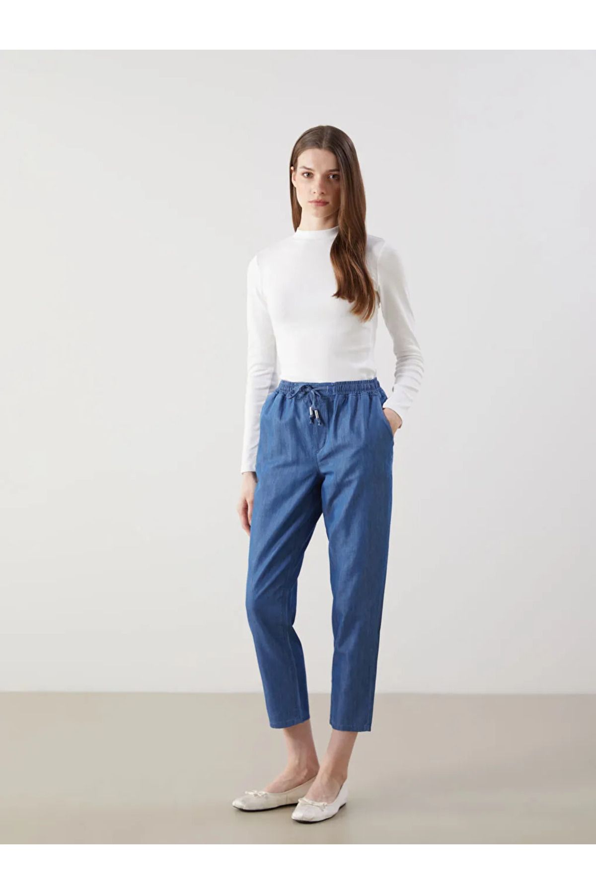 LC Waikiki LCW Modest Indigo Beli Lastikli Carrot Fit Kadın Jean Pantolon