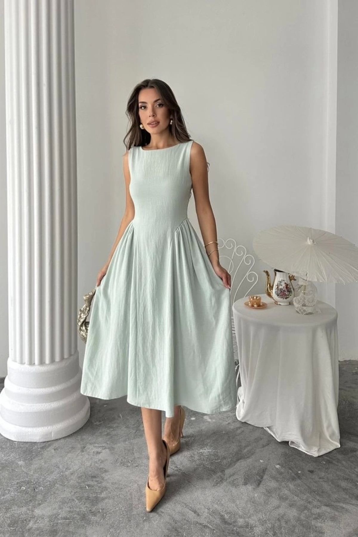 Butik Mint Yanları Büzgülü Midi Boy Keten Elbise