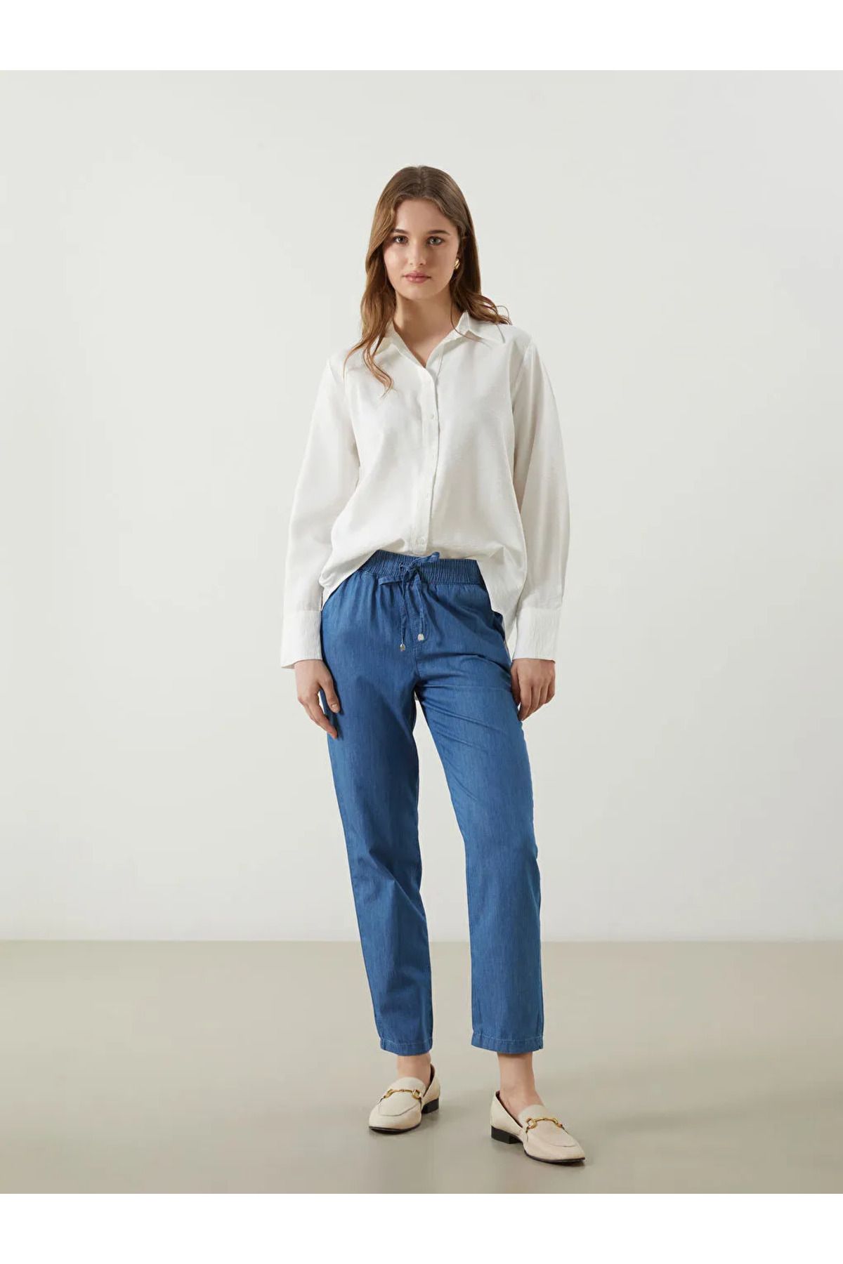 LC Waikiki LCWAIKIKI Classic Mavi Beli Lastikli Carrot Fit Kadın Jean Pantolon
