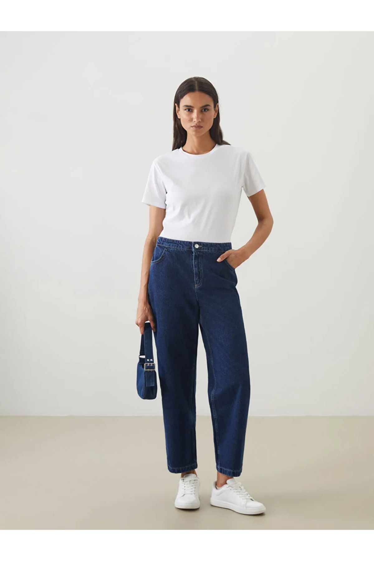 LC Waikiki LCWAIKIKI Classic Indigo Beli Lastikli Straight Fit Kadın Jean Pantolon