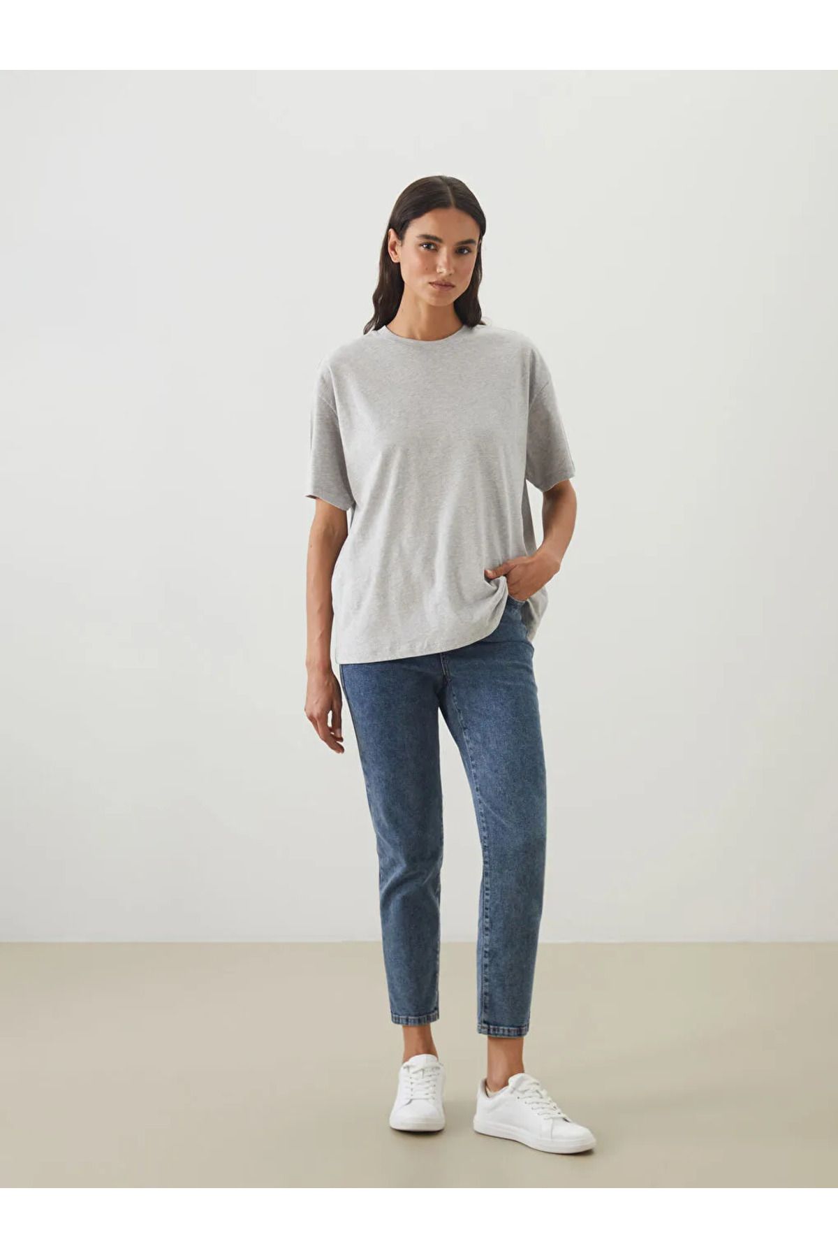 LC Waikiki LCWAIKIKI Classic Indigo Beli Lastikli Slim Mom Kadın Jean Pantolon