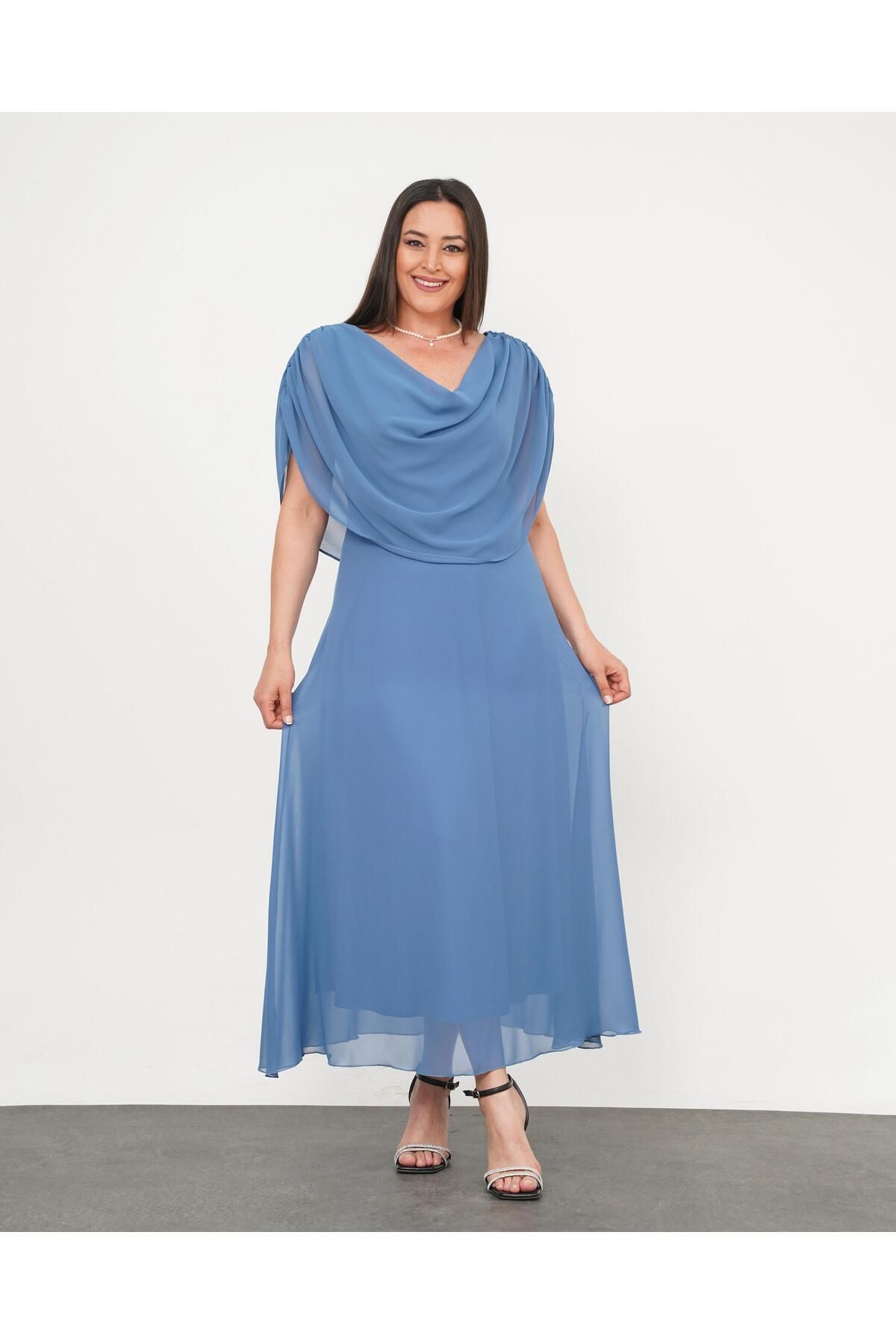 Butik Nilyam Kadın Büyük Beden Drape Yaka Omuz Drape Detaylı Şifon Uzun Abiye Elbise 24775