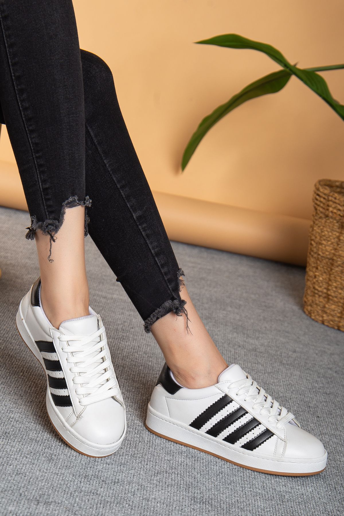 MY GROSS SHOES Kadın Ortopedik Günlük Garantili Bağcıklı Beyaz Siyah Sneaker Spor Ayakkabı