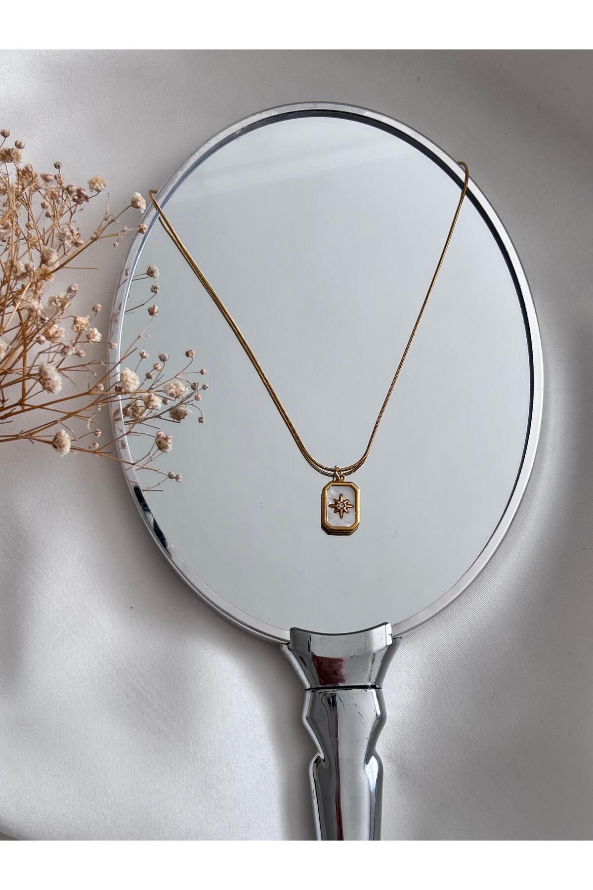 Bellamy Jewelry Dikdörtgen Plaka Kuzey Yıldızlı Kolye