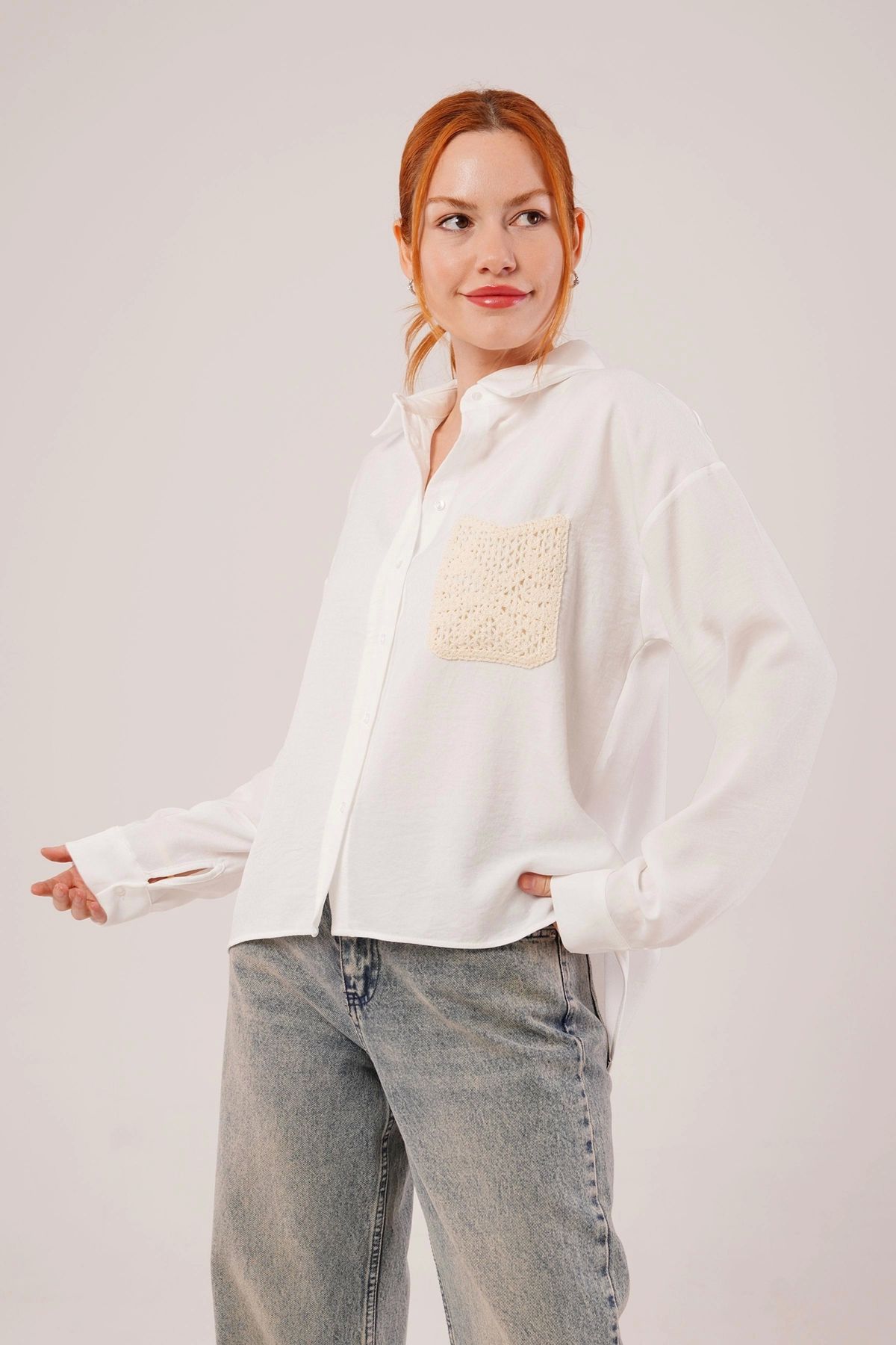 MODA Etnik Cep Detaylı Beyaz Gömlek