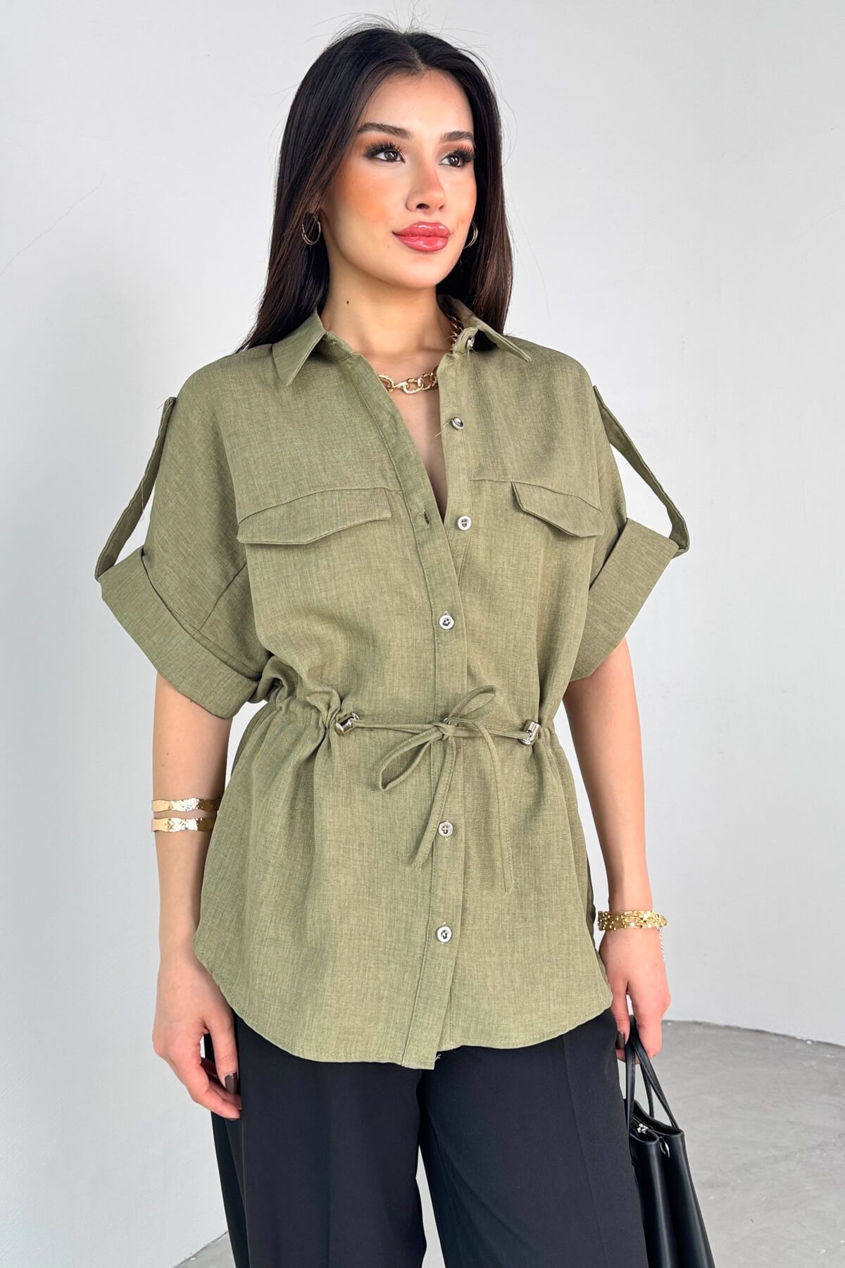Cappmoda GML-10263 Haki Bel Bağlamalı Kol Düğme Detaylı Kısa Kol Gömlek