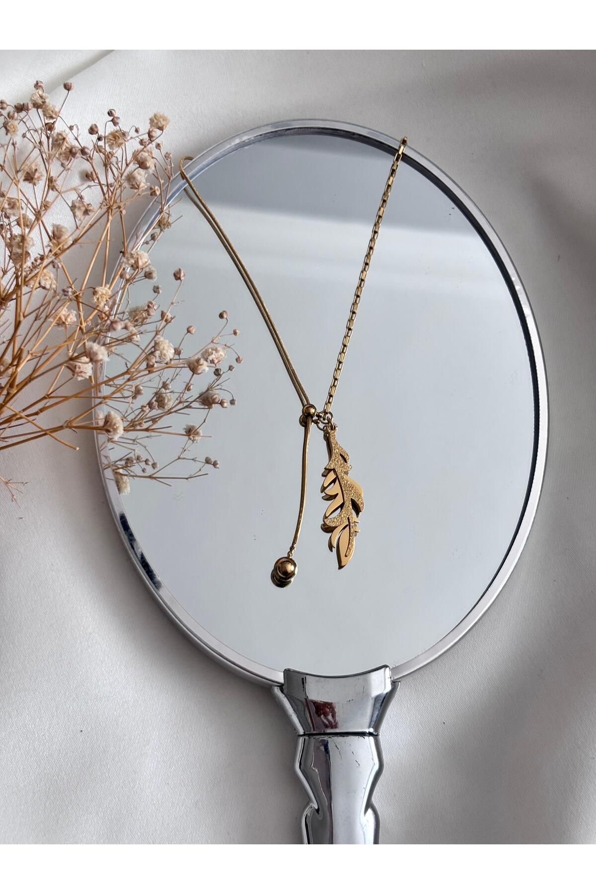 Bellamy Jewelry Yaprak Detaylı Kolye