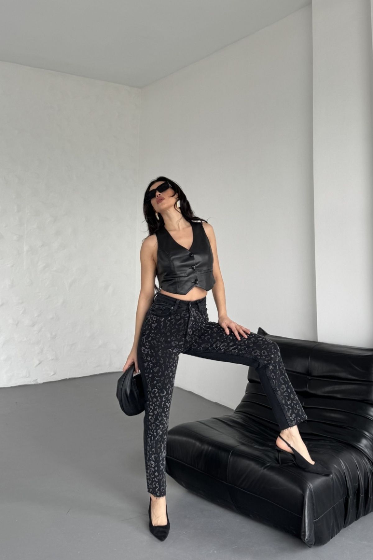 RICHMOST Leopar Taşlı ve Yüksek Belli Dikişsiz Paçalı Bilek Boy Mom Fit Kadın Kot Pantolon Düz Antrasit Jean