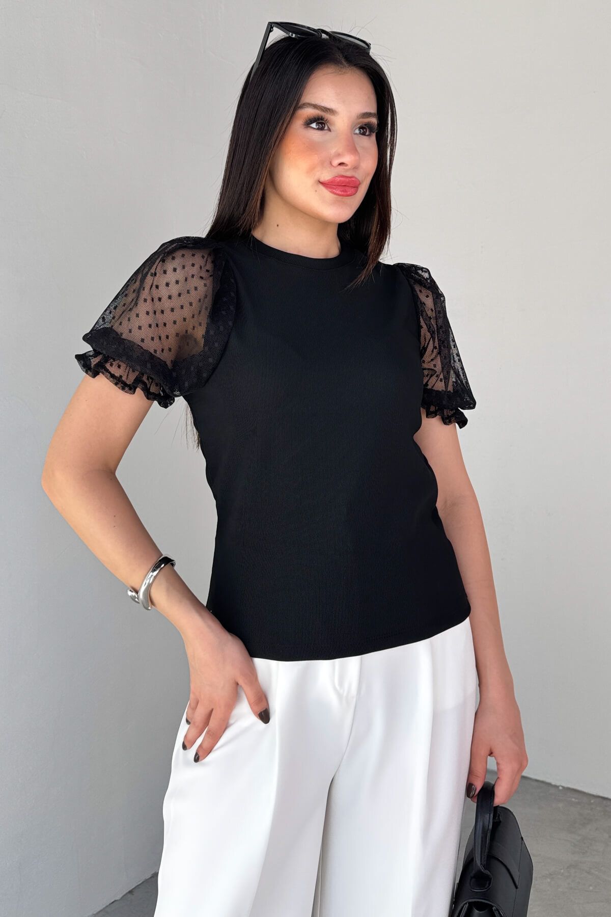 Cappmoda BLZ-06281 Siyah Dantelli Lastikli Balon Kol Detaylı Bluz