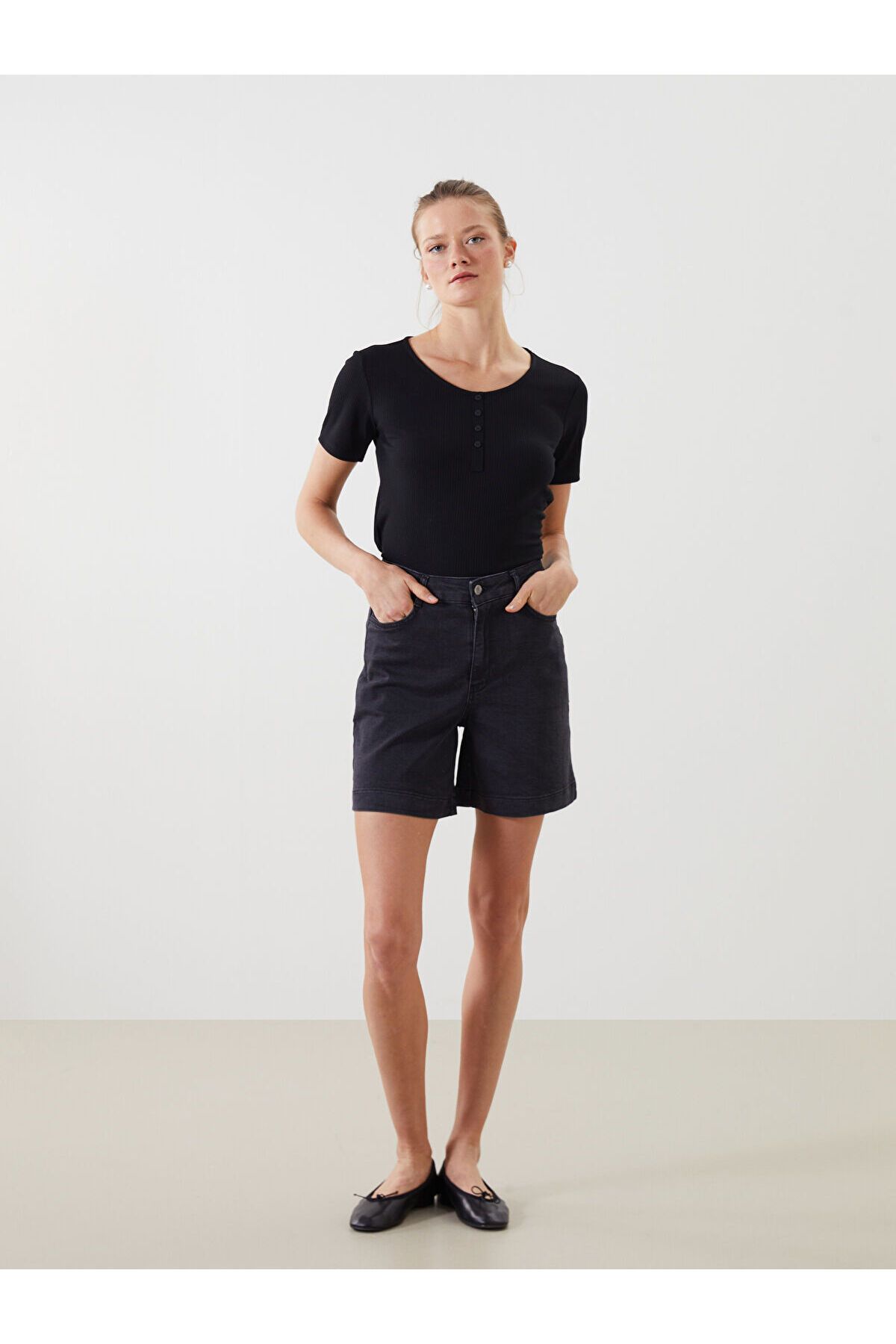LC Waikiki Standart Fit Kadın Jean Şort