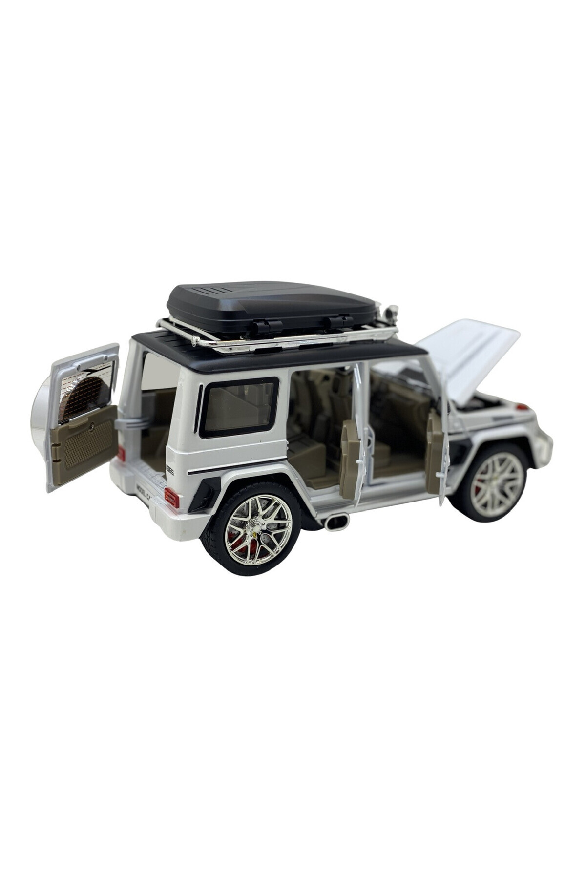 JPT-White Mercedes G Class replica model with sounds, lights and smoke coming out of both drums 3