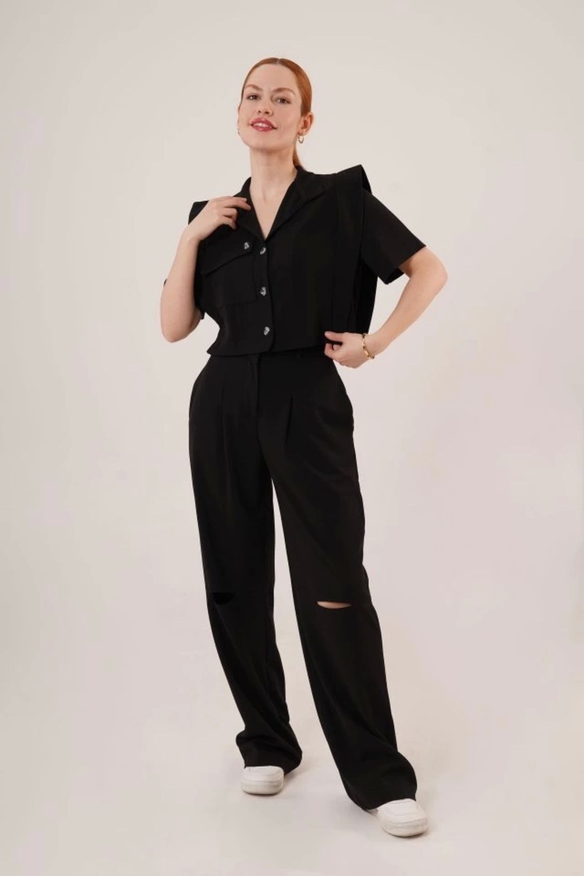 MODA Cepli Düğmeli Bluz Ve Diz Detaylı Pantolon iyah İkili Takım
