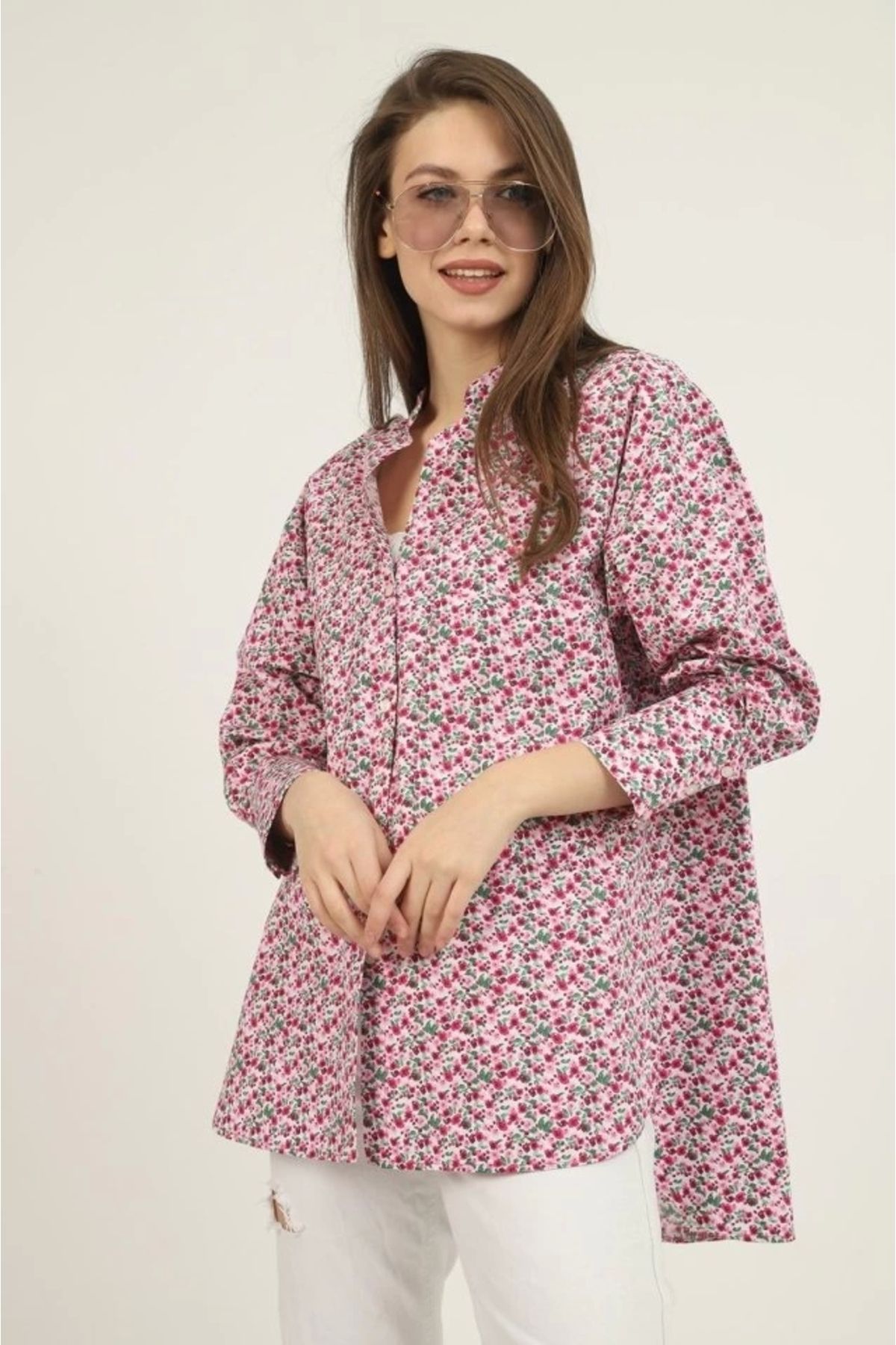 MODA Kırmızı V Yakalı Ve Desenli Gömlek