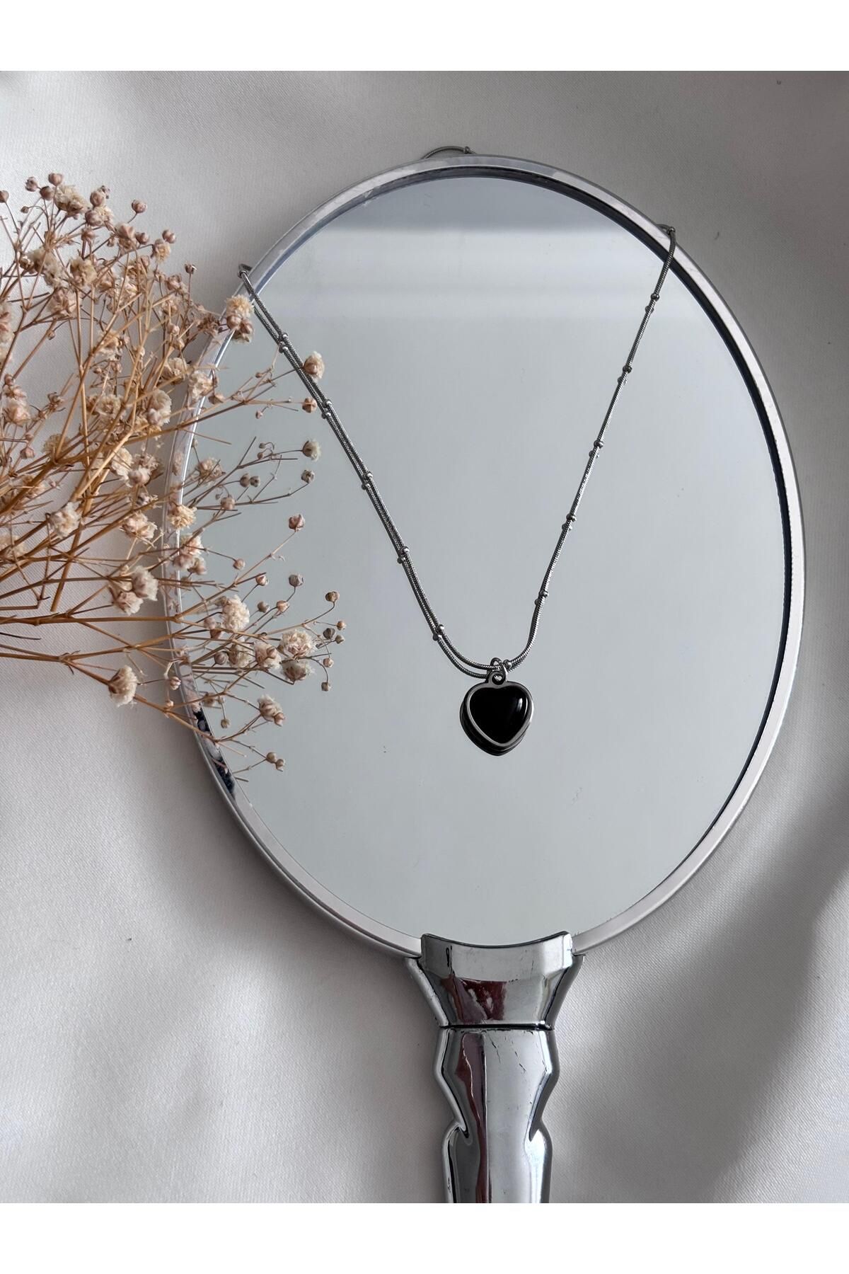 Bellamy Jewelry Dorika Zincirli Siyah Kalp Kolye