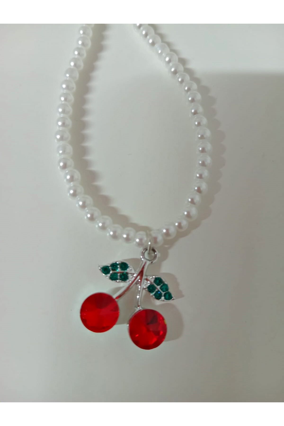 mos&more Kiraz Sallantılı Suni İncili Choker Kolye