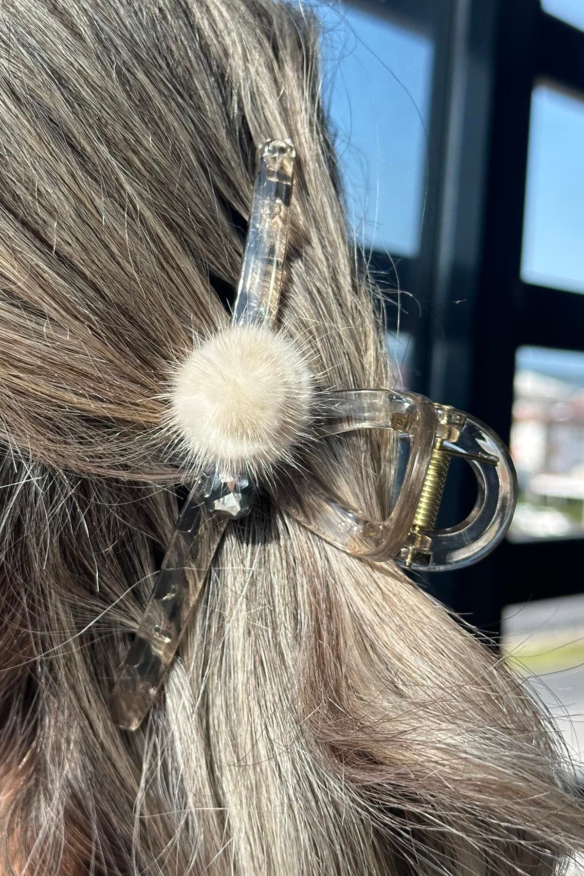 TAKIŞTIR Krem Renk Taş Ve Peluş Detaylı Mandal Toka