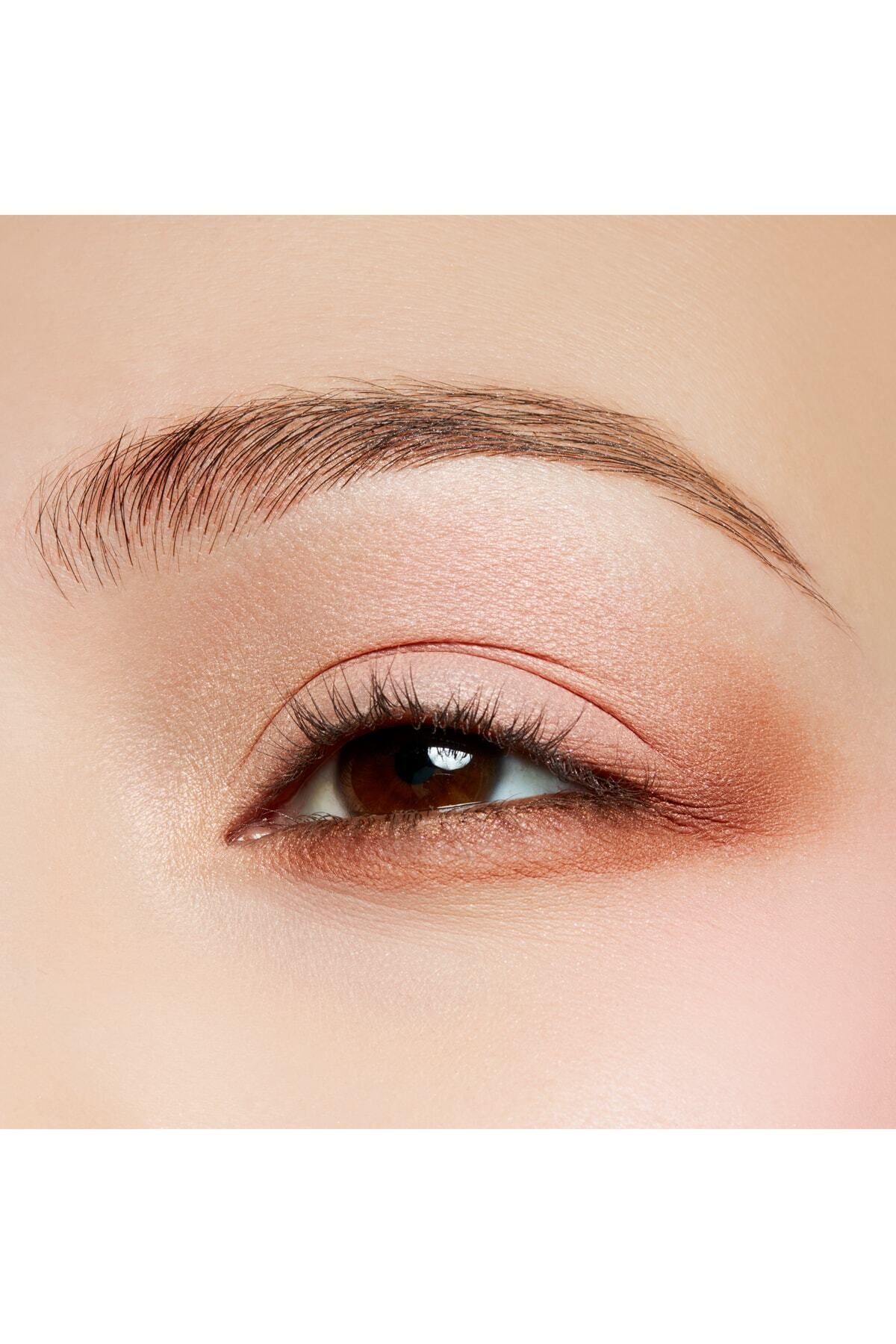 M.A.C-Easy to Apply Shiny Eyeshadow with Rich Color Assortment-A Natural Flirt 4