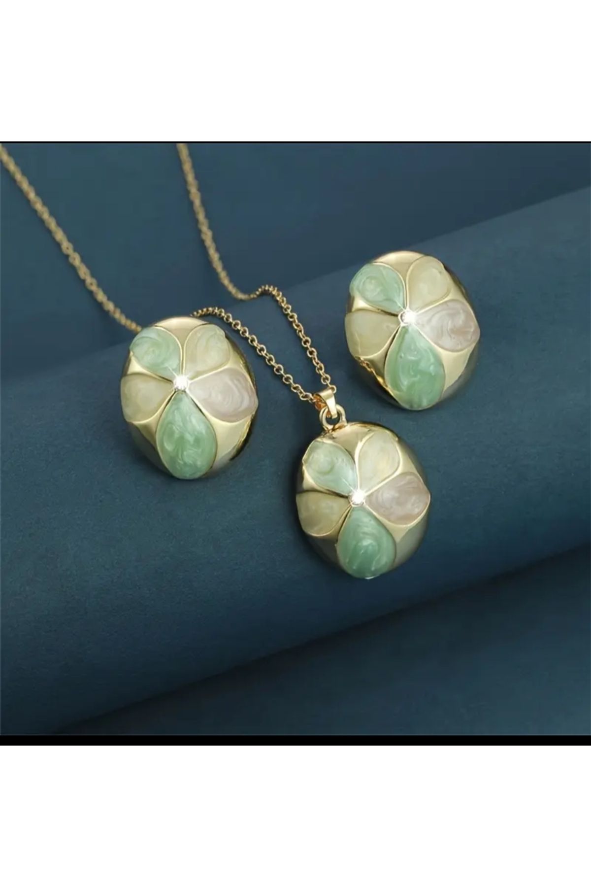 Marchen Collection Kadınlar İçin Altın Retro Şık Tasarım Kolye ve Küpe Takı Seti