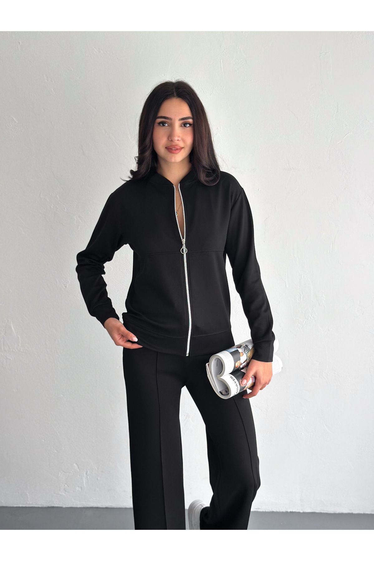 complete the look image