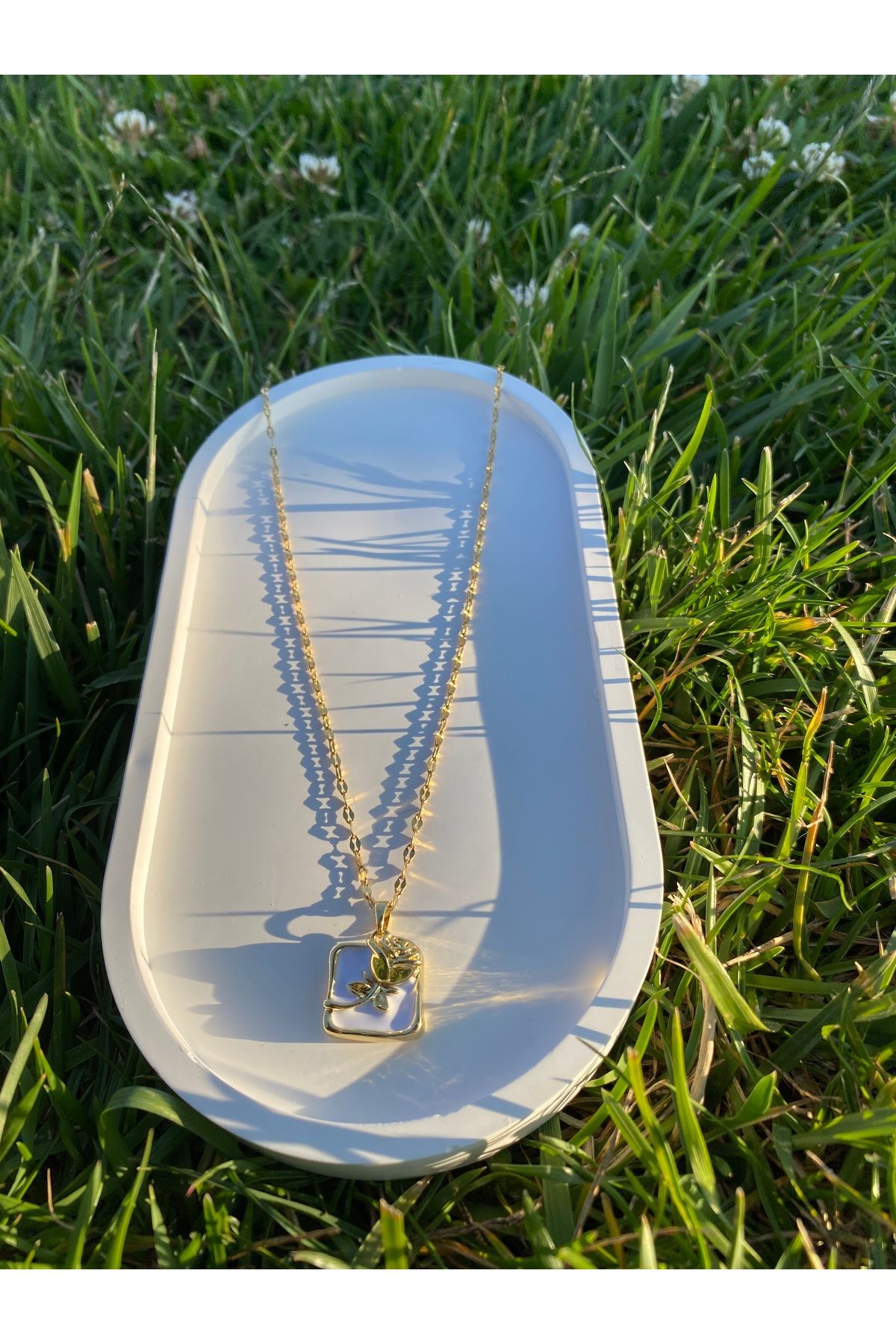 asem jewelry KARE BEYAZ VE GÜL DETAYLI VİNTAGE ÇELİK KOLYE