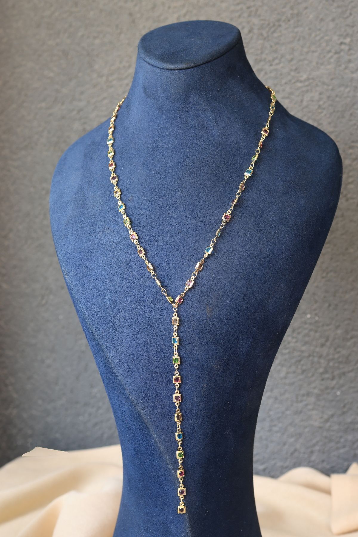FİRST JEWELRY Renkli Taşlı Y Gold Kolye