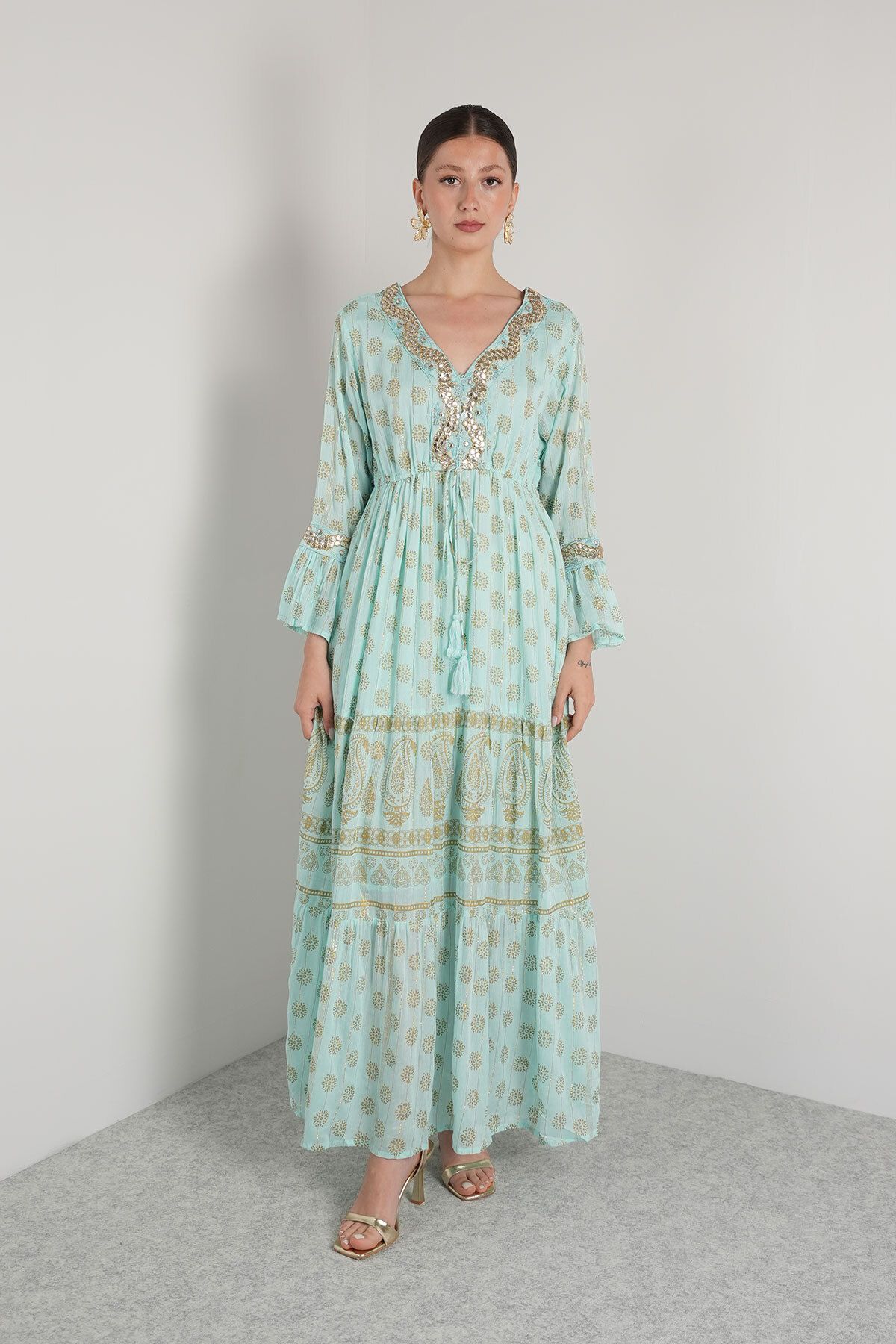 NAVAJO Maxi Elbise - Açık Mavi Gold Yaka Yaldız İşleme Astarlı – %100 Pamuk – Standart Beden (36-44)