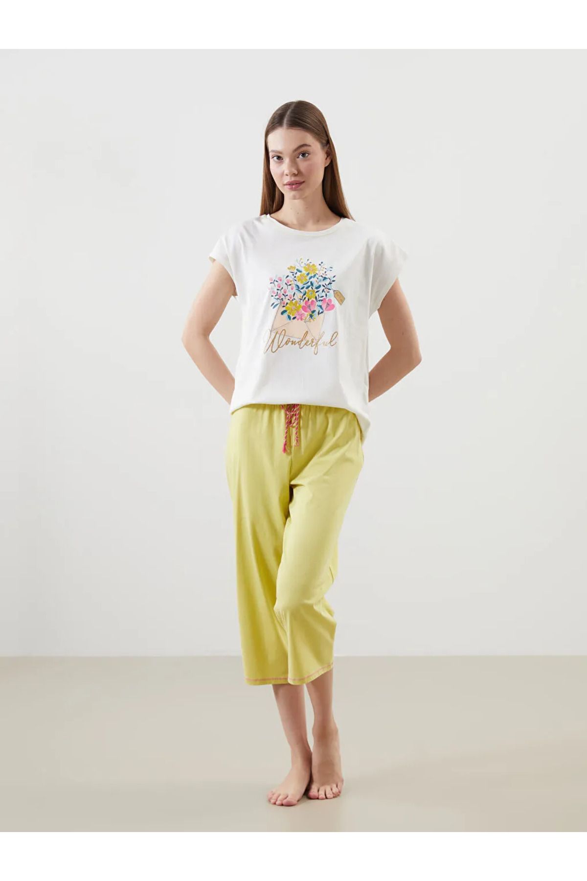 LC Waikiki LCW DREAM Yeşil Bisiklet Yaka Çiçekli Kadın Kaprili Pijama Takımı