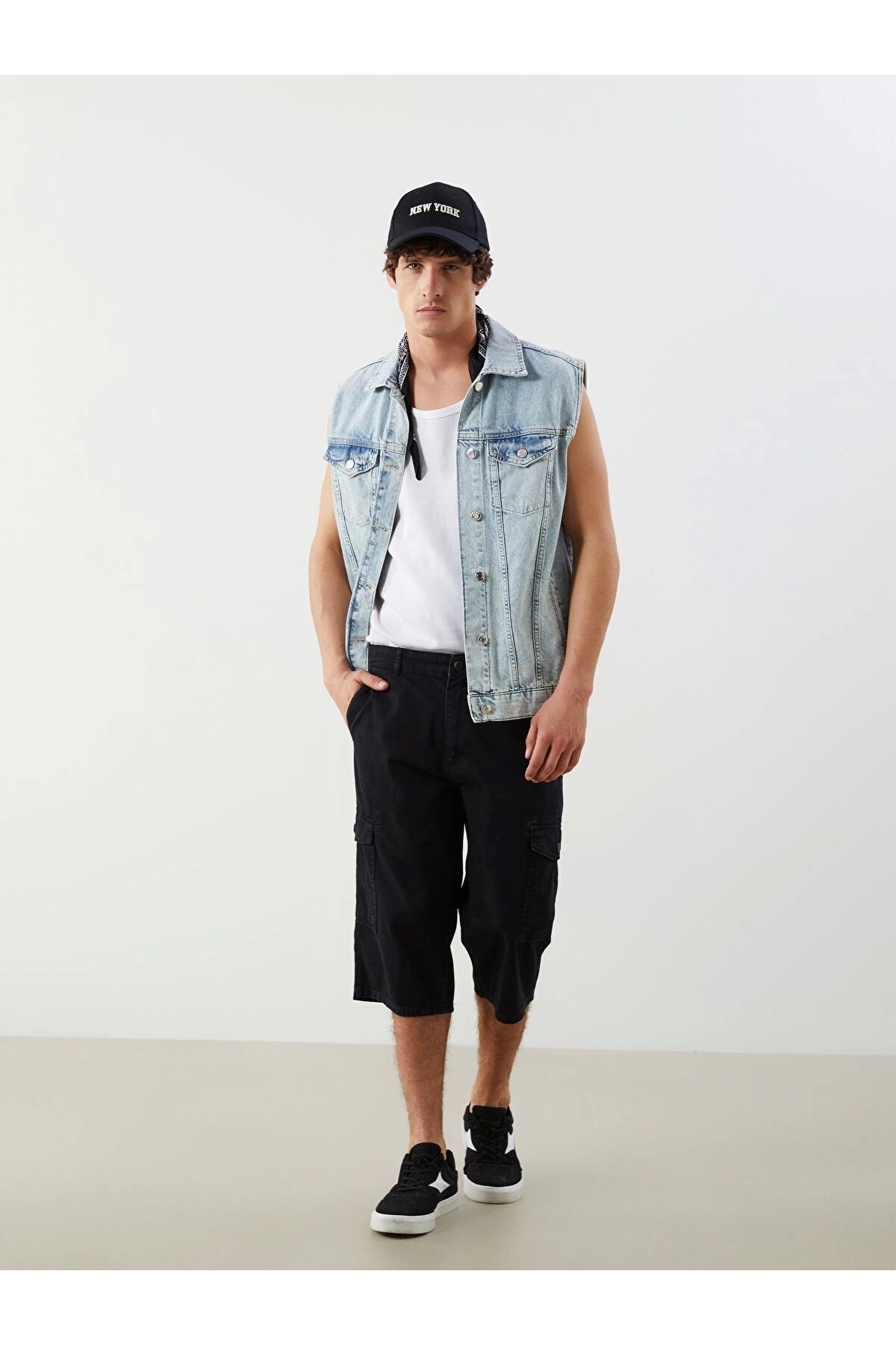 LC Waikiki LCW Jeans Siyah Standart Kalıp Erkek Jean Şort