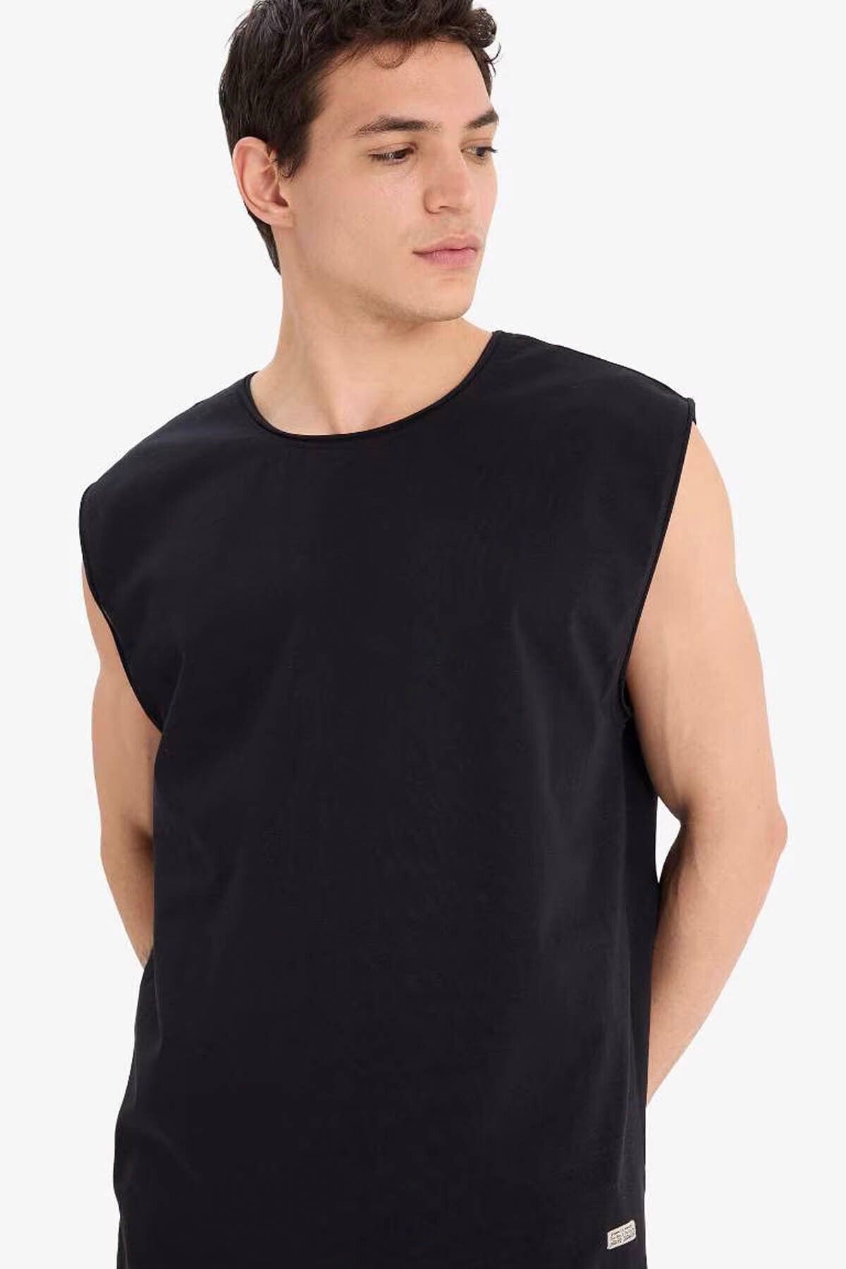 DeFacto Boxy Fit Bisiklet Yaka Siyah Erkek Kolsuz T-shirt C7205AX/BK81