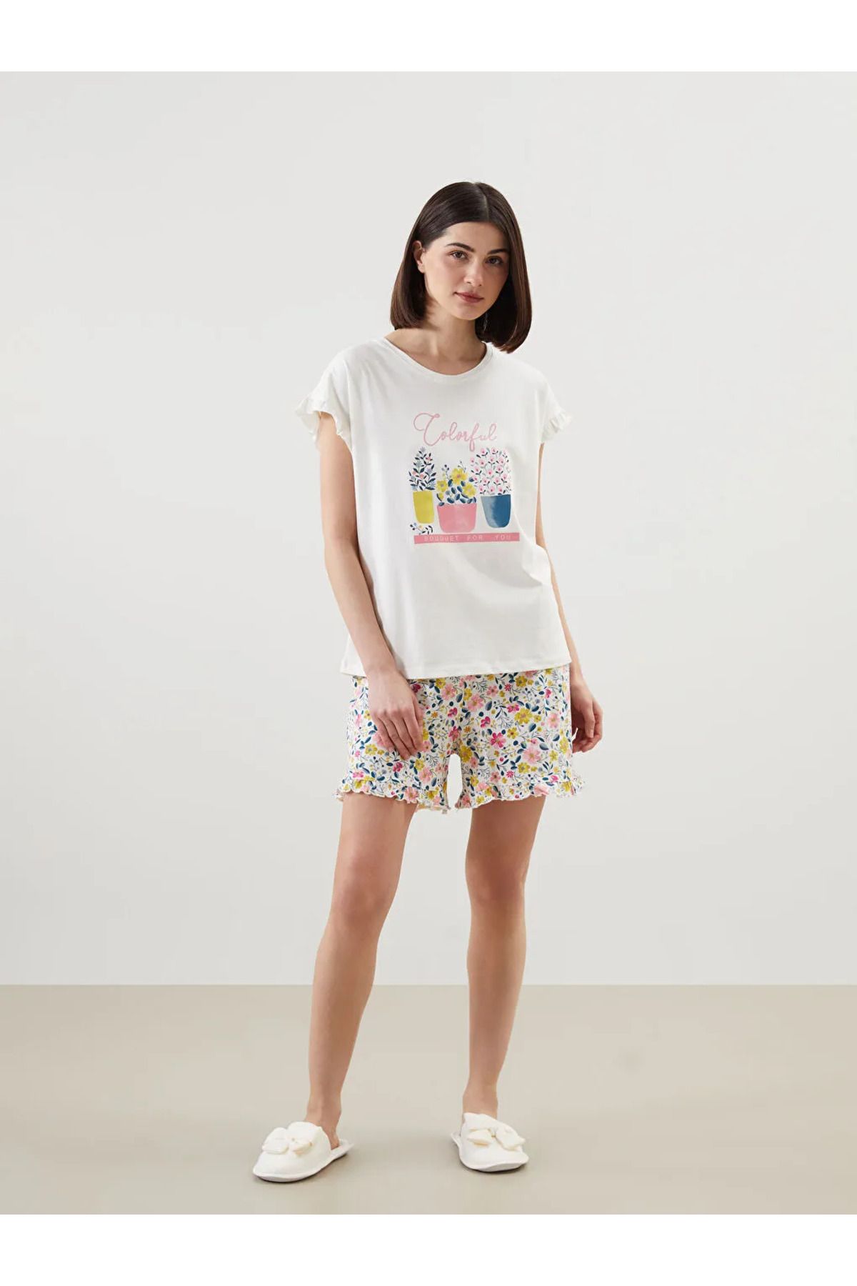 LC Waikiki LCW DREAM Ekru Bisiklet Yaka Baskılı Kadın Pijama Takımı