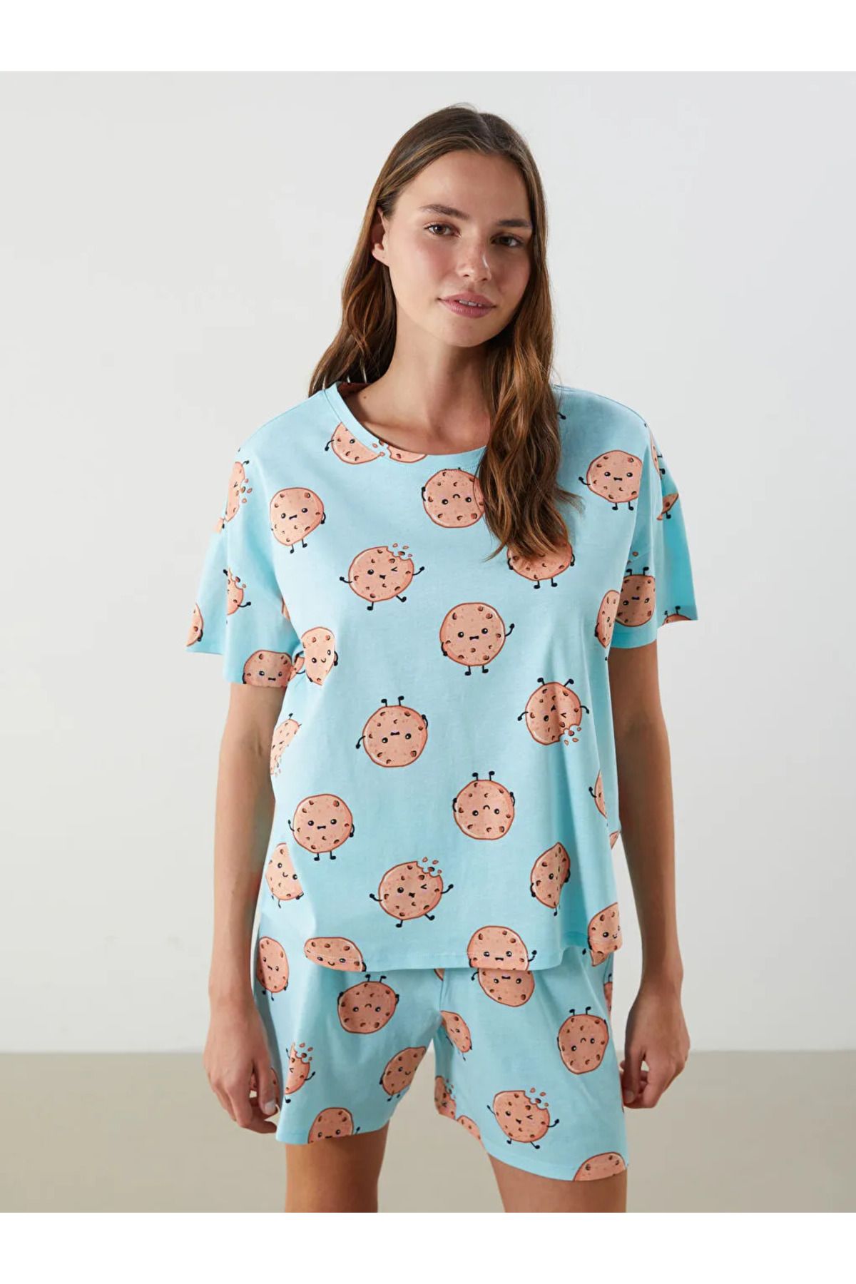 LC Waikiki LCW Young Mavi Bisiklet Yaka Desenli Kadın Şortlu Pijama Takımı