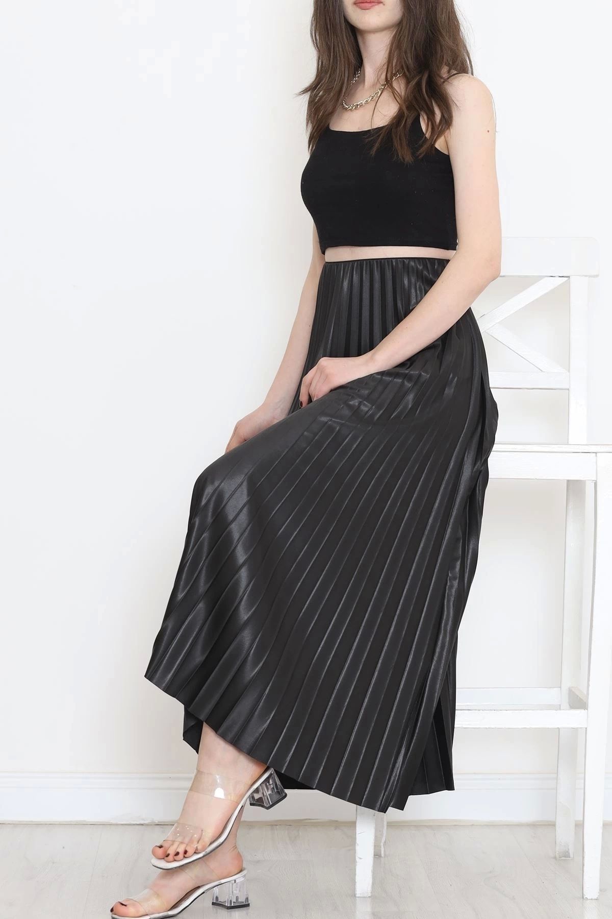 OurStyles Zarif Ve Modern Pileli Parlak Krep Gizli Lastikli Siyah Etek