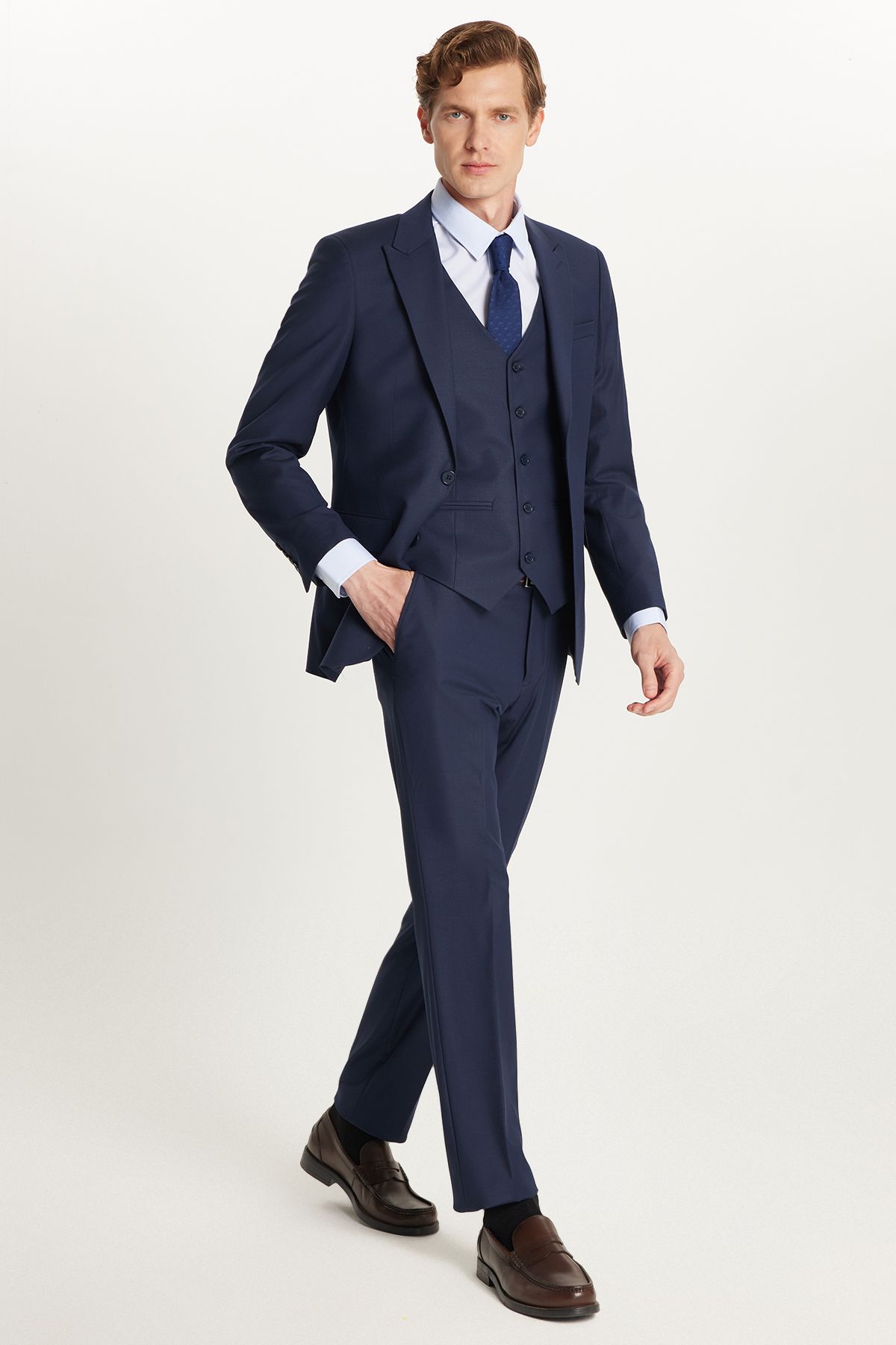 Tudors Erkek Slim Fit Lacivert Esnek Likralı Kumaş Sivri Yaka Yelekli Takım Elbise