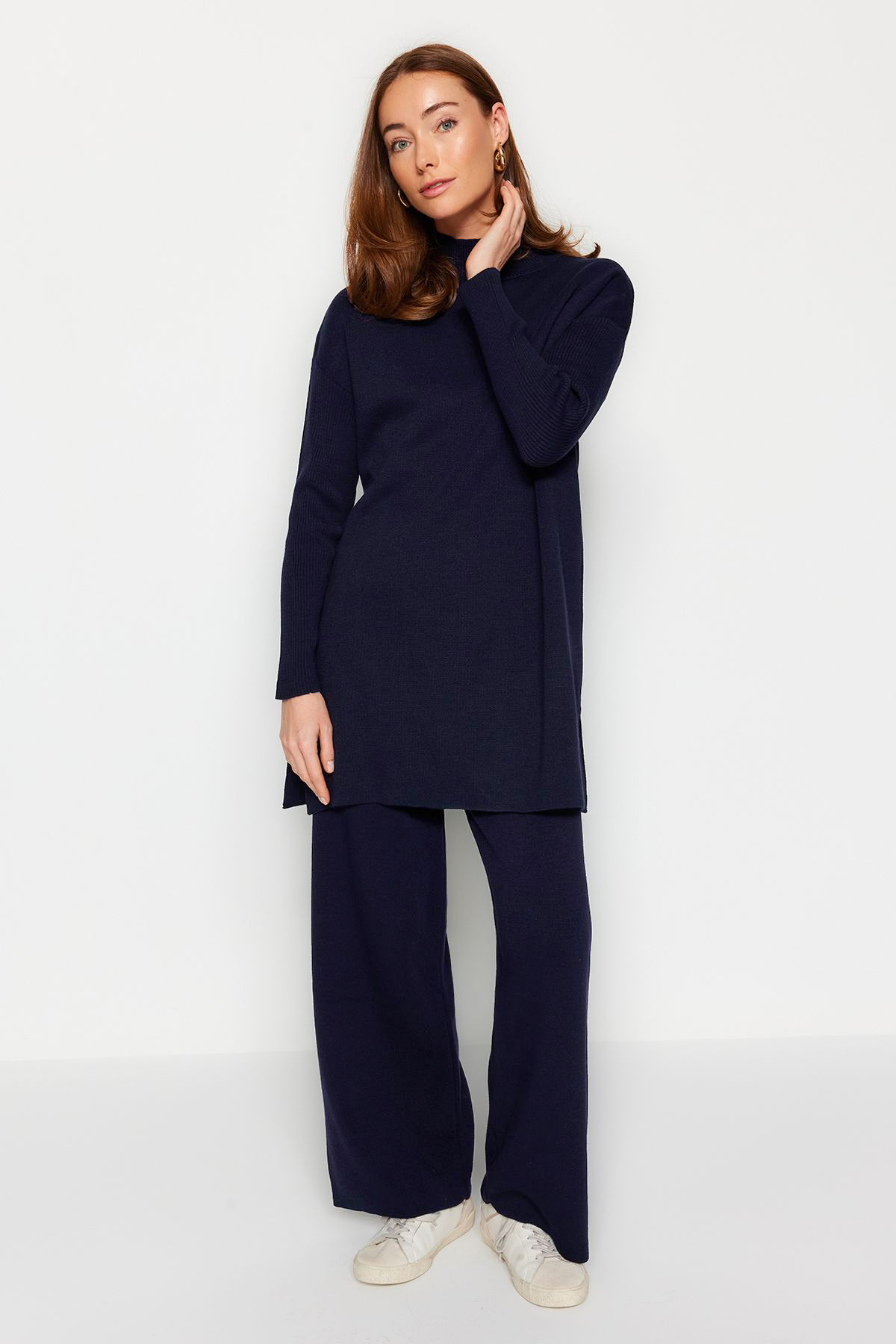 Trendyolmilla Modest Koyu Lacivert Yırtmaçlı Geniş Paça Triko Alt-Üst Takım TCTAW24US00028