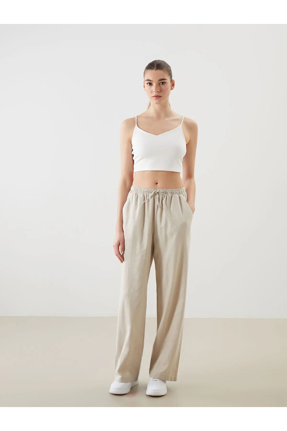 LC Waikiki V Yaka Kadın Crop